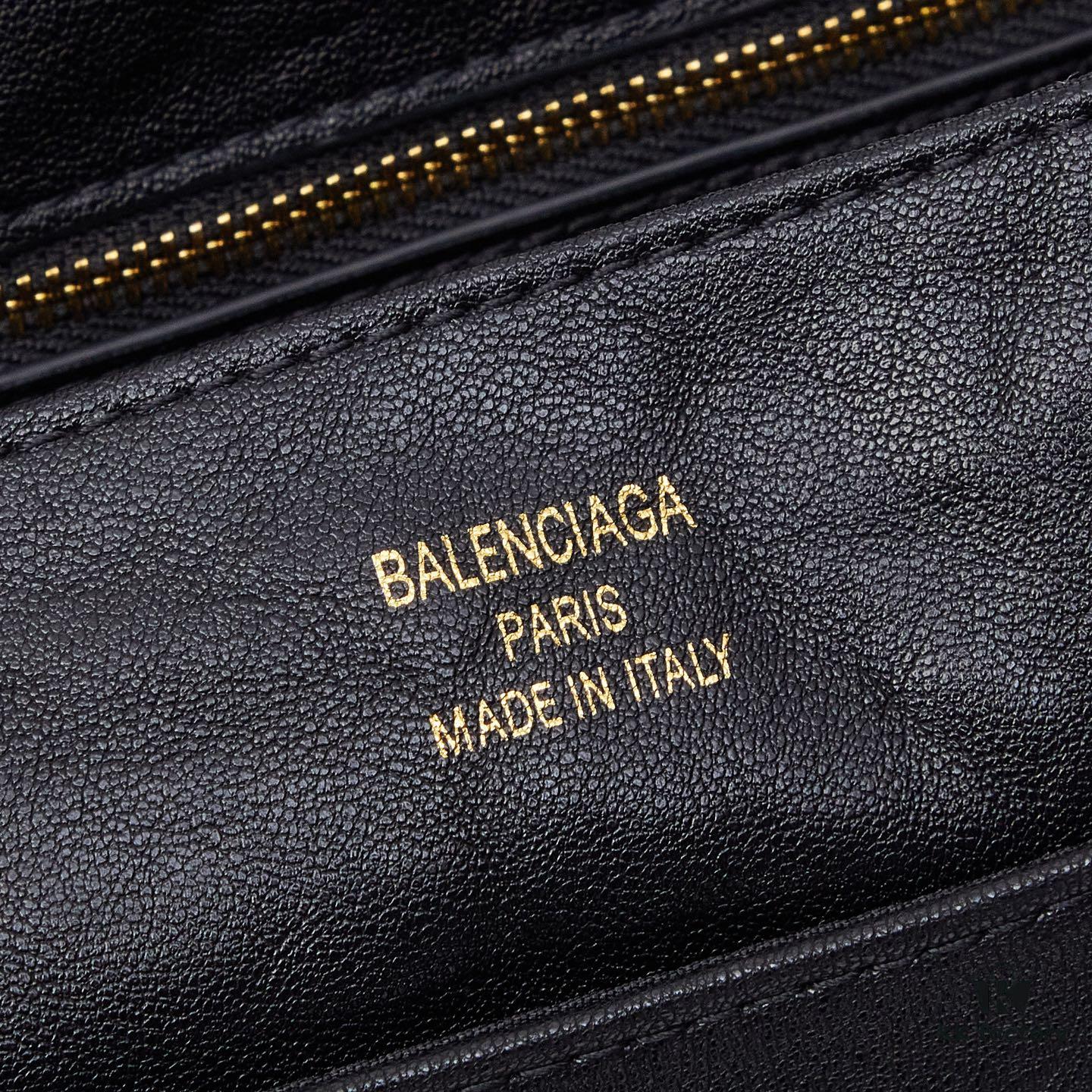6930da136e68136f4d9b1982 Large Size Luxury Commuter Bag 💜 Cool Must-Have Item, Made of Imported Full-Grain Leather