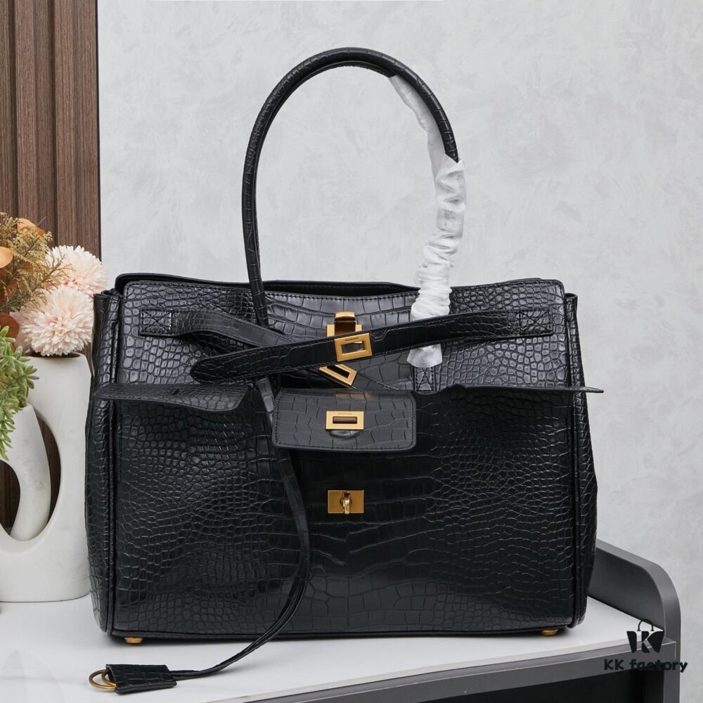 6930da1b6e68136f4d9b198d Large Paris Fashion 2025 Skyline Belair Carry All Handbag
