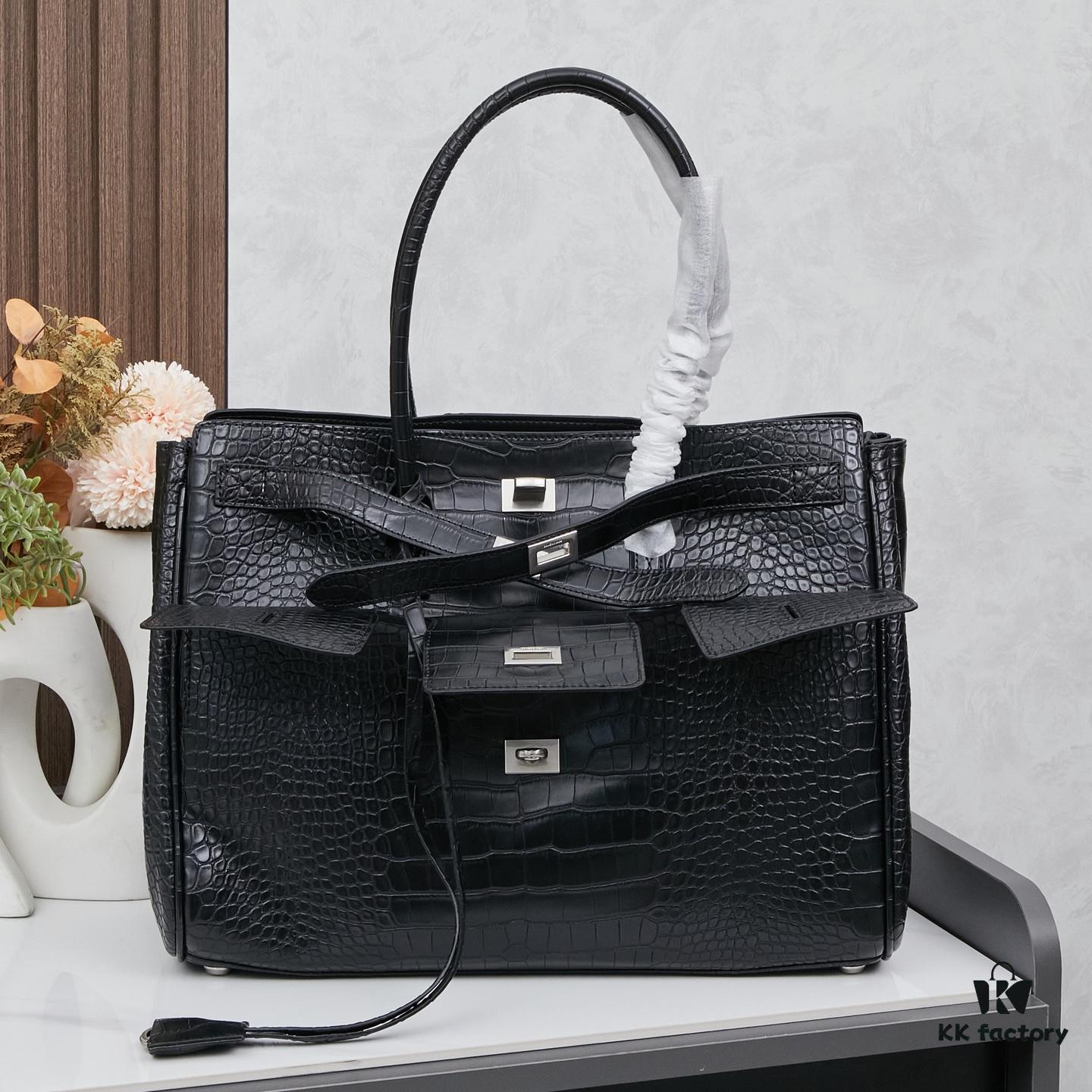 6930da256e68136f4d9b1997 Large Paris Fashion 2025 Sky-High Balenciaga Belair Carry All Handbag