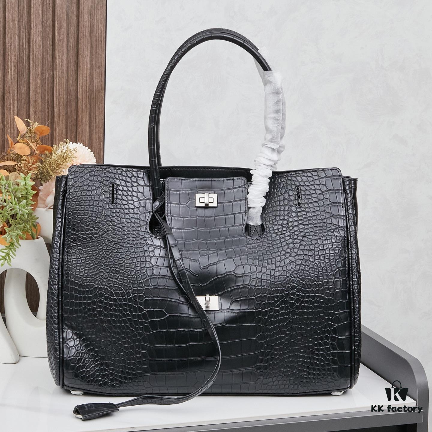6930da276e68136f4d9b1998 Large Paris Fashion 2025 Sky-High Balenciaga Belair Carry All Handbag