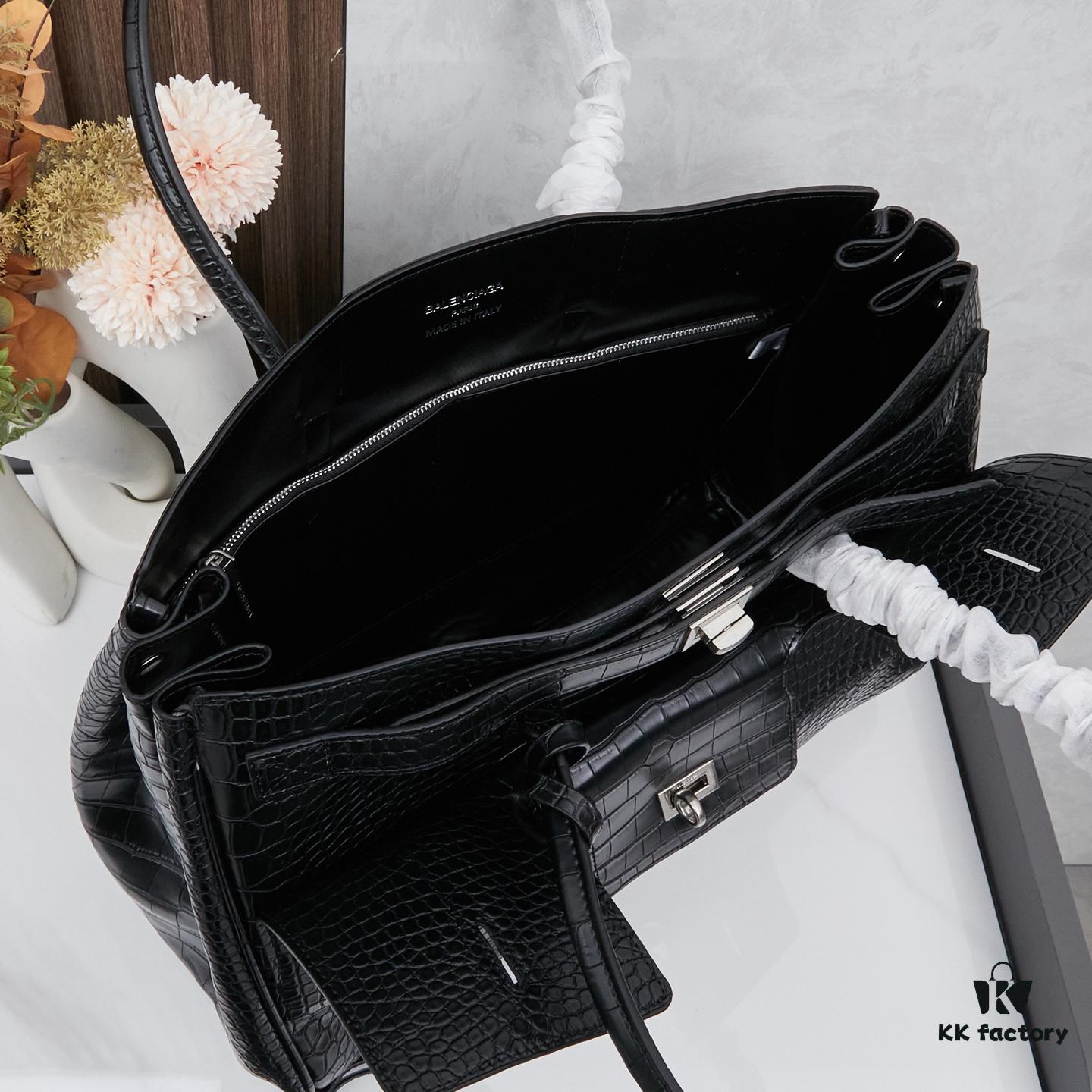 6930da2d6e68136f4d9b19a1 Large Paris Fashion 2025 Sky-High Balenciaga Belair Carry All Handbag