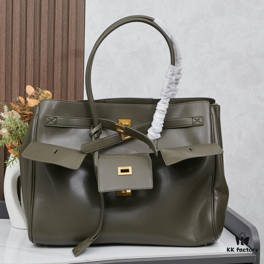 6930da5b6e68136f4d9b19d3 Large Paris Fashion 2025 Balenciaga Belair Carry All Handbag