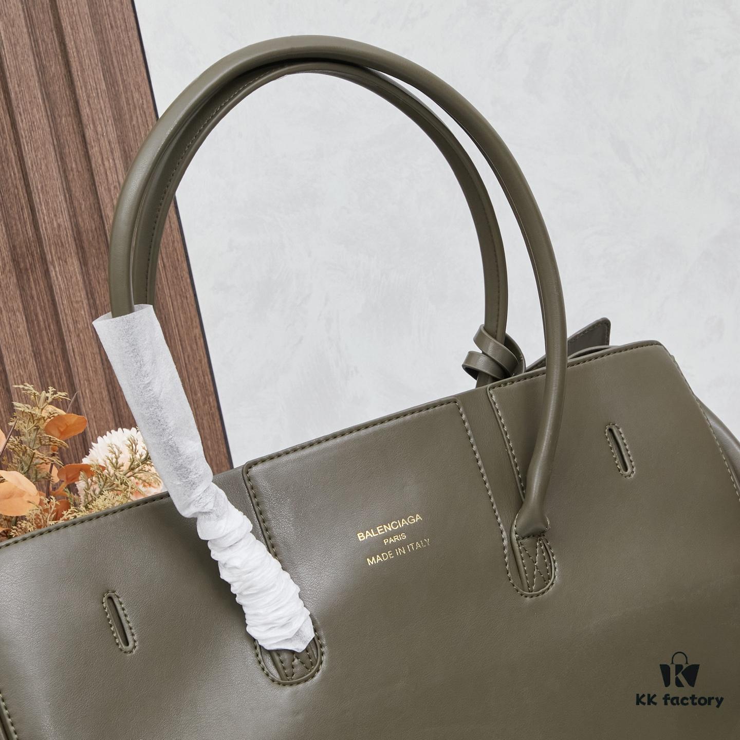 6930da626e68136f4d9b19db Large Paris Fashion 2025 Balenciaga Belair Carry All Handbag