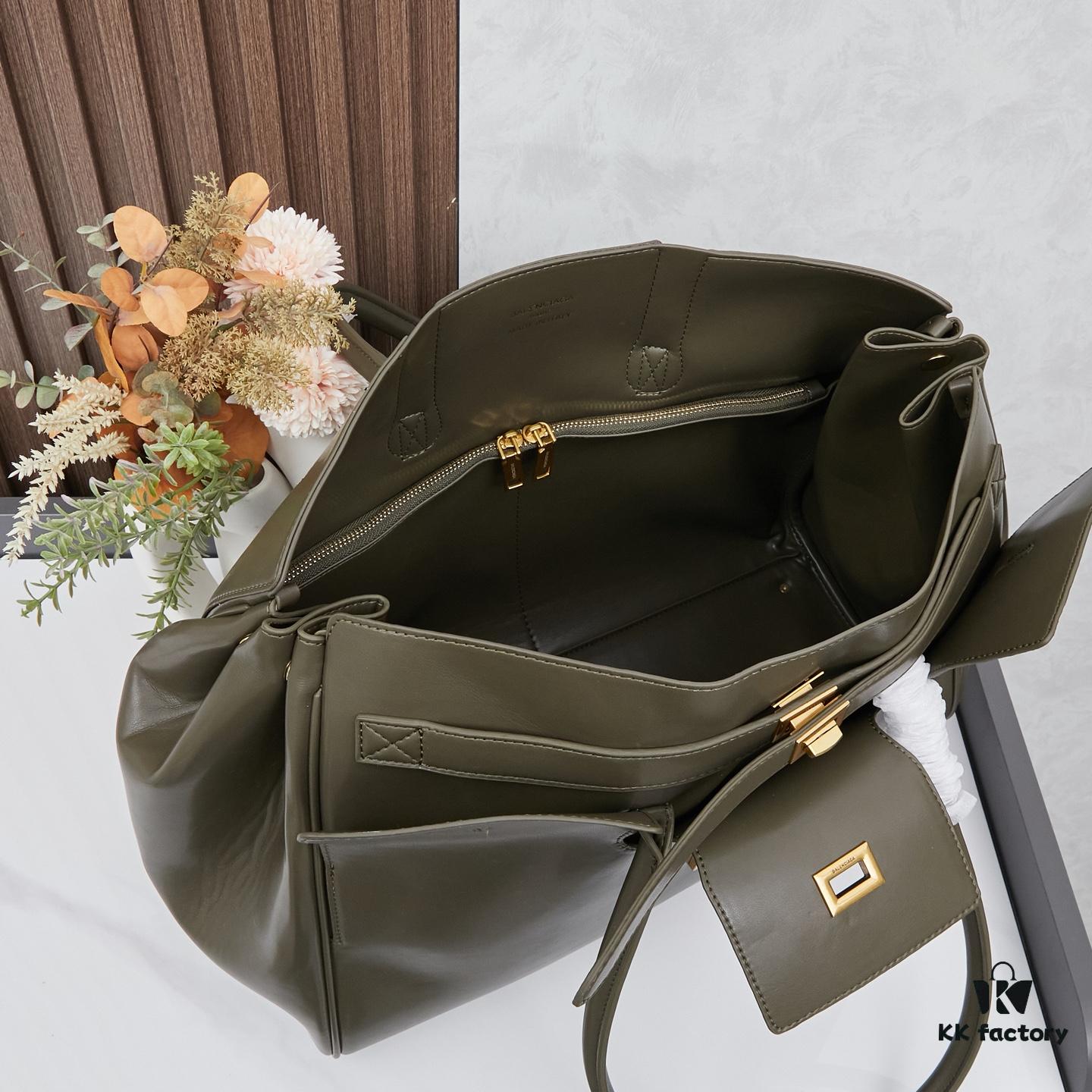 6930da626e68136f4d9b19dd Large Paris Fashion 2025 Balenciaga Belair Carry All Handbag