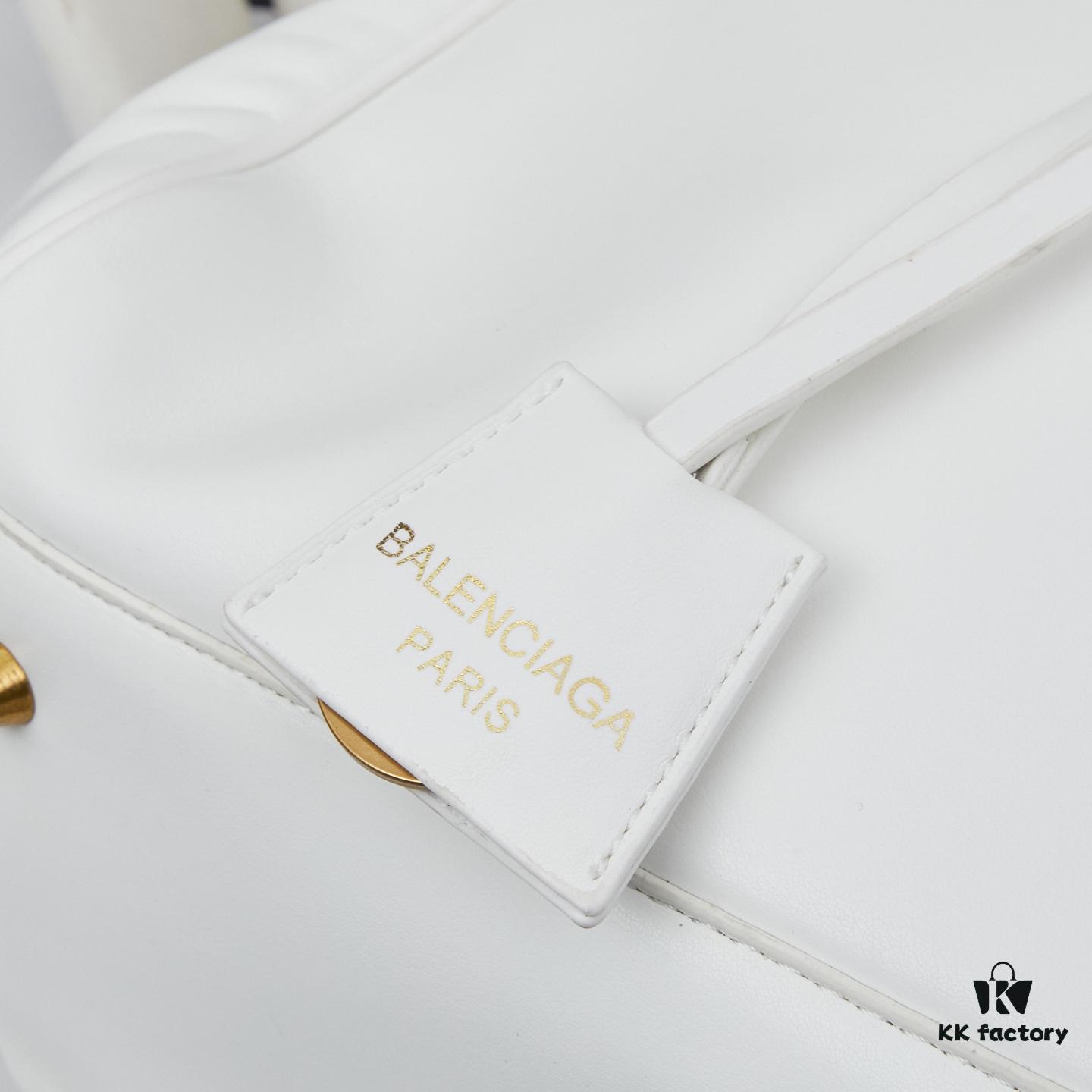 6930da6e6e68136f4d9b19ee Large Size BALENCIAGA 2025 Belair Carry All Handbag