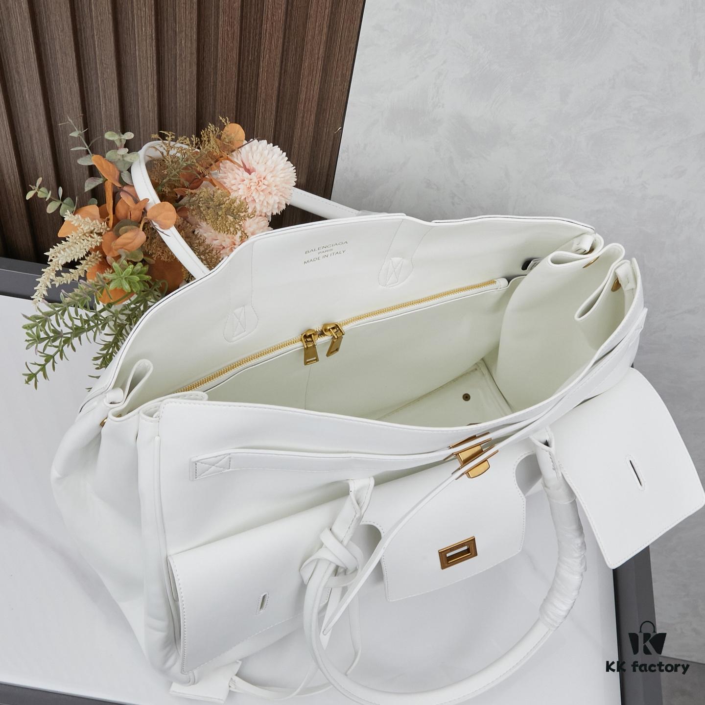6930da716e68136f4d9b19f3 Large Size BALENCIAGA 2025 Belair Carry All Handbag