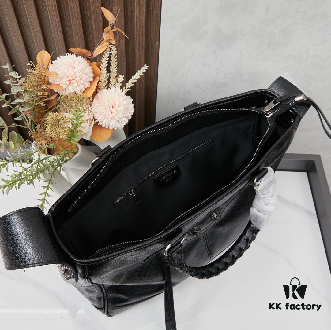 6930da756e68136f4d9b19fa Street King! Balenciaga Motorcycle Bag with Studs