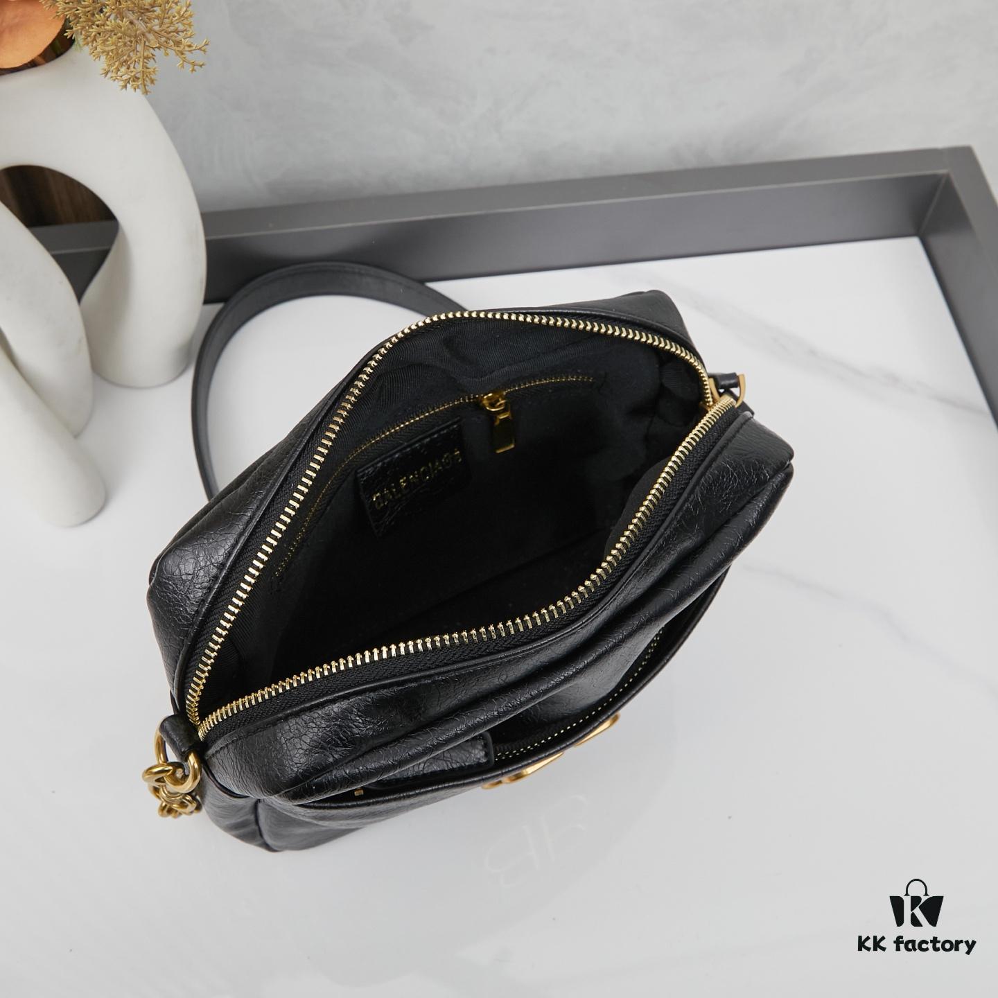 6930da8e6e68136f4d9b1a1d Small Size Balenciaga New Camera Bag with Box