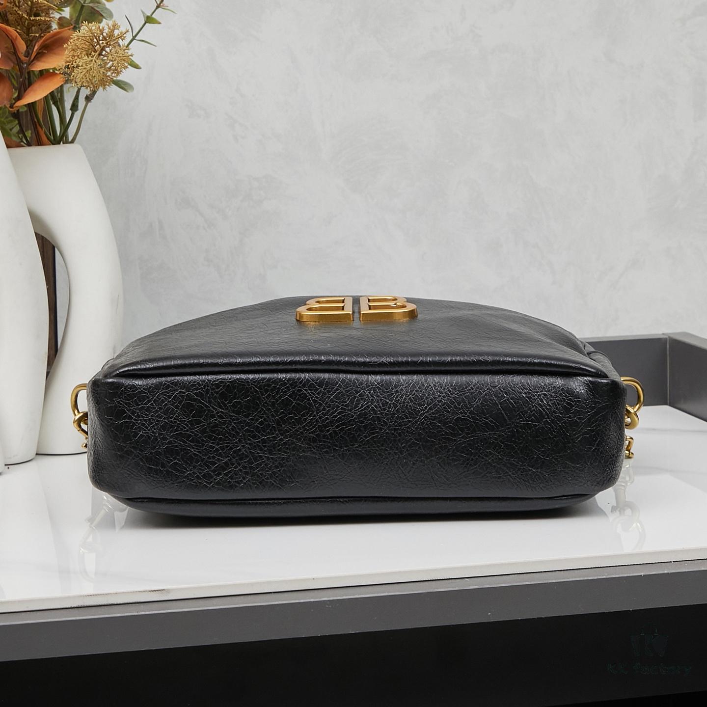 6930da926e68136f4d9b1a22 Large Size Balenciaga New Model Camera Bag with Box