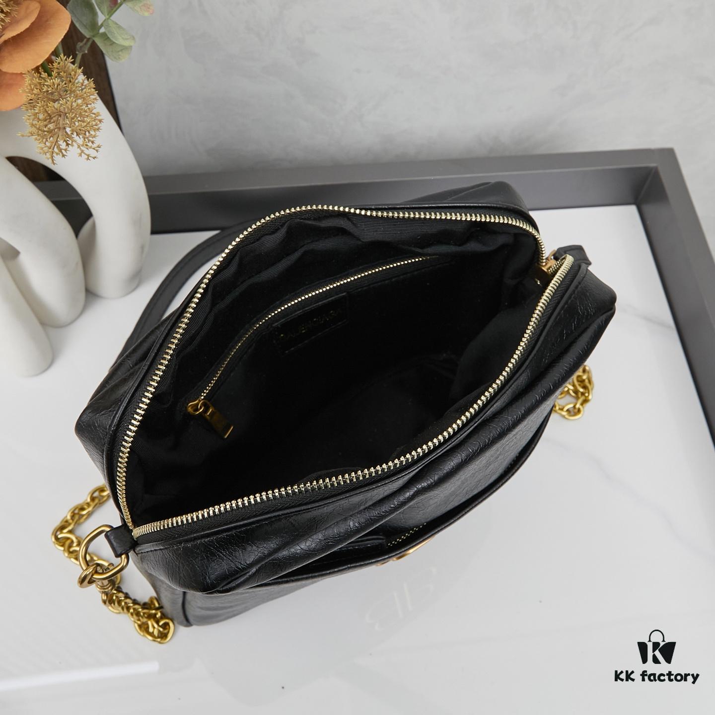 6930da946e68136f4d9b1a25 Large Size Balenciaga New Model Camera Bag with Box