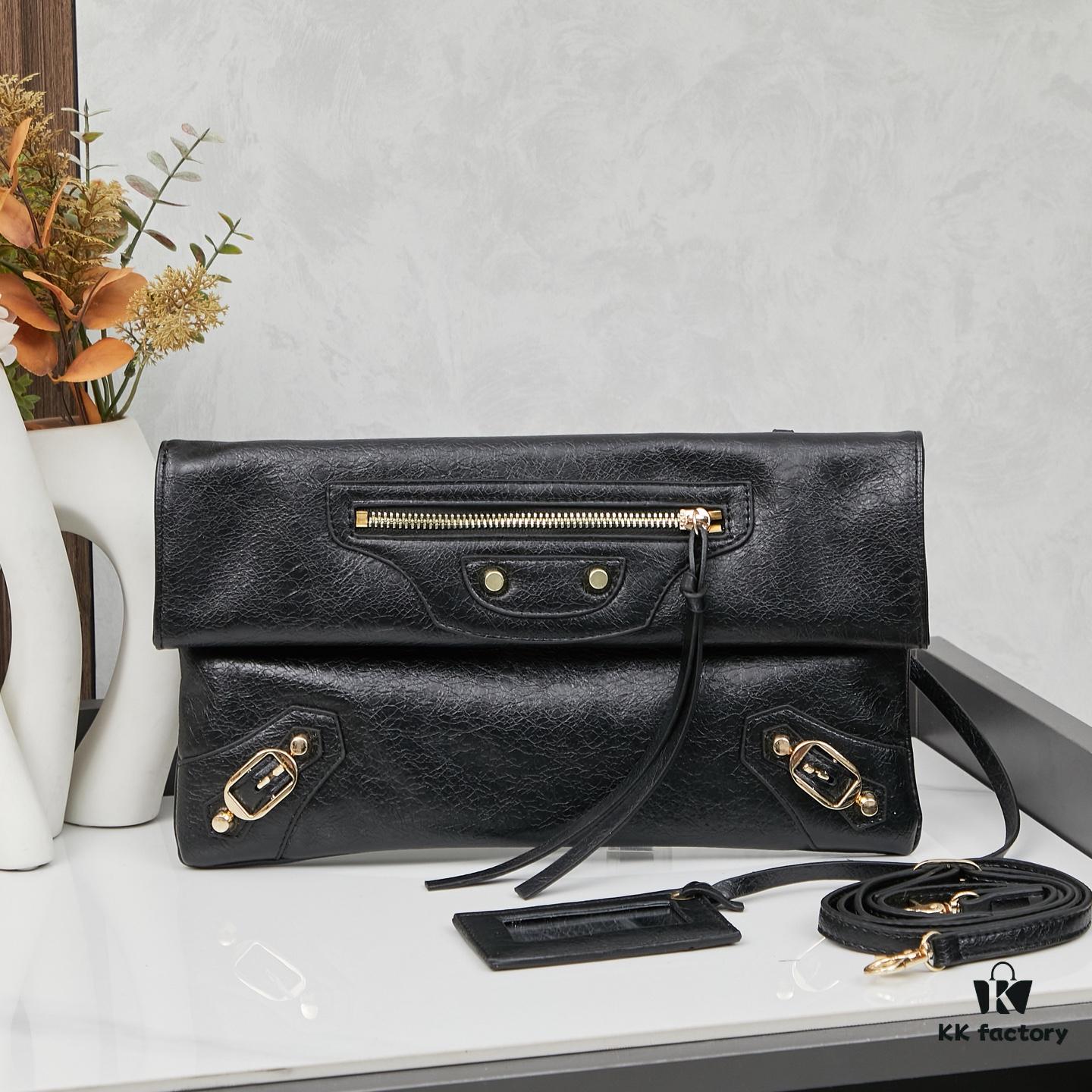 6930dabb6e68136f4d9b1a62 Box Included: Finally I Understand the Cool Charm of the Biker Bag