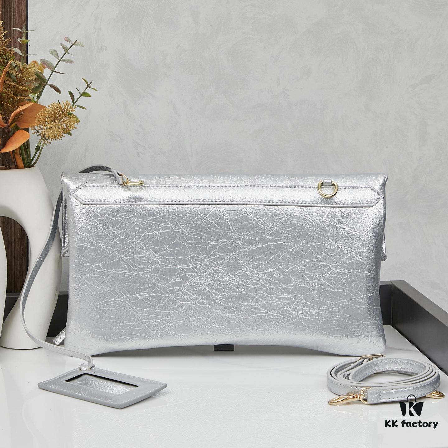 6930dac86e68136f4d9b1a74 Balisage Motorcycle Bag: Finally Fell in Love with Its Cool Charm