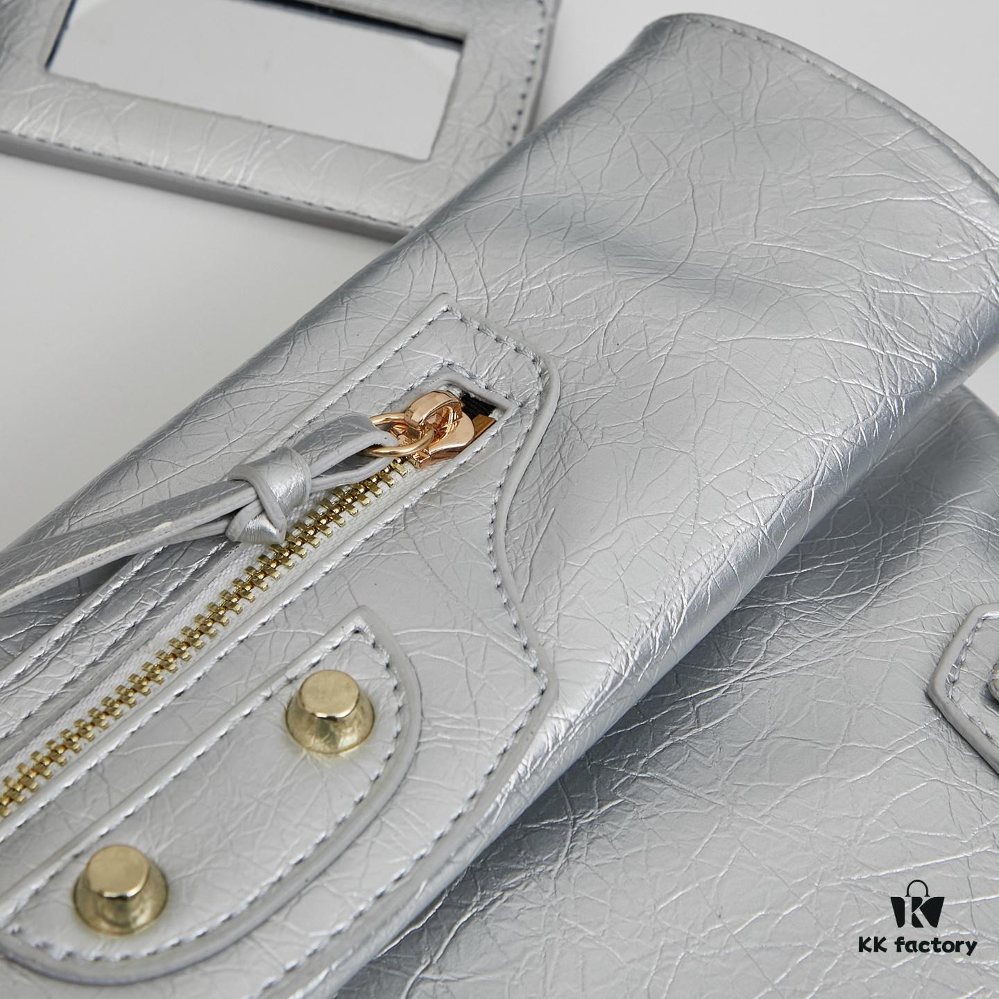 6930dac86e68136f4d9b1a76 Balisage Motorcycle Bag: Finally Fell in Love with Its Cool Charm