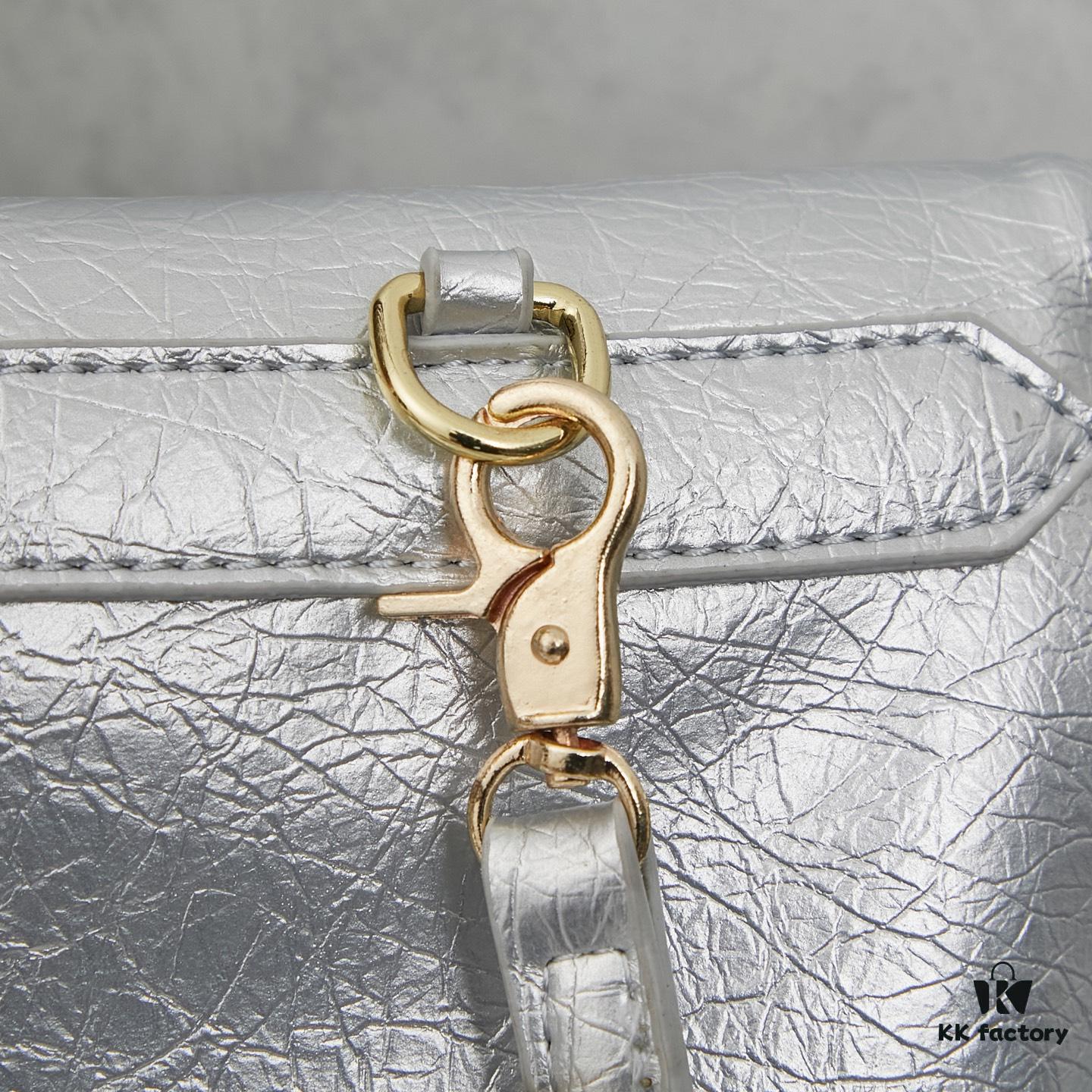 6930dac86e68136f4d9b1a77 Balisage Motorcycle Bag: Finally Fell in Love with Its Cool Charm