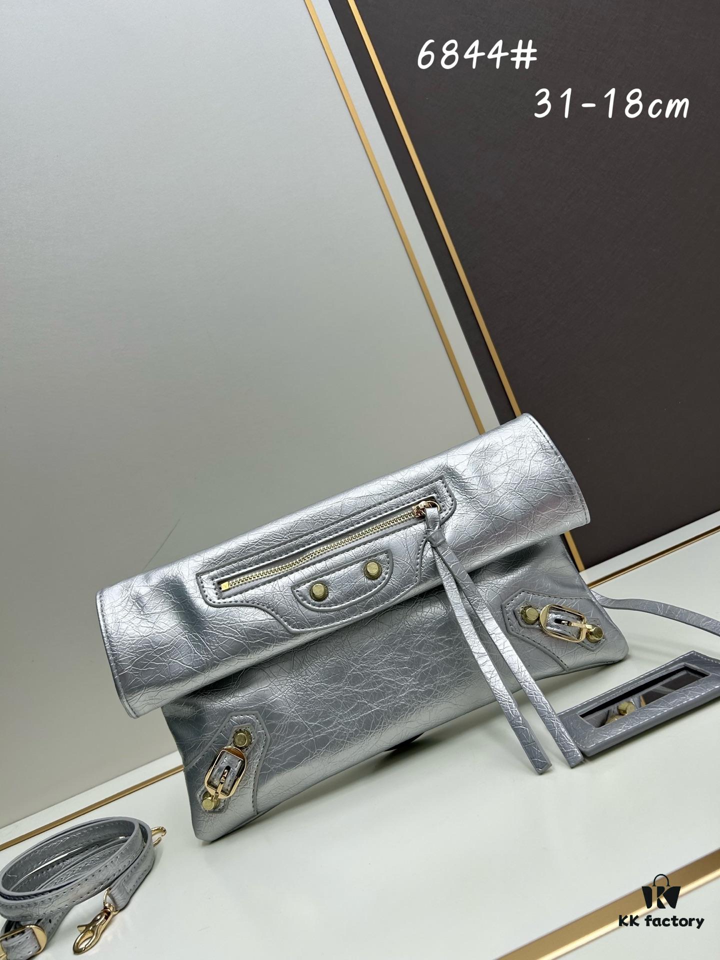 6930db0c6e68136f4d9b1ac7 Bags in Box: Finally Fell in Love with the Biker Bag Style
