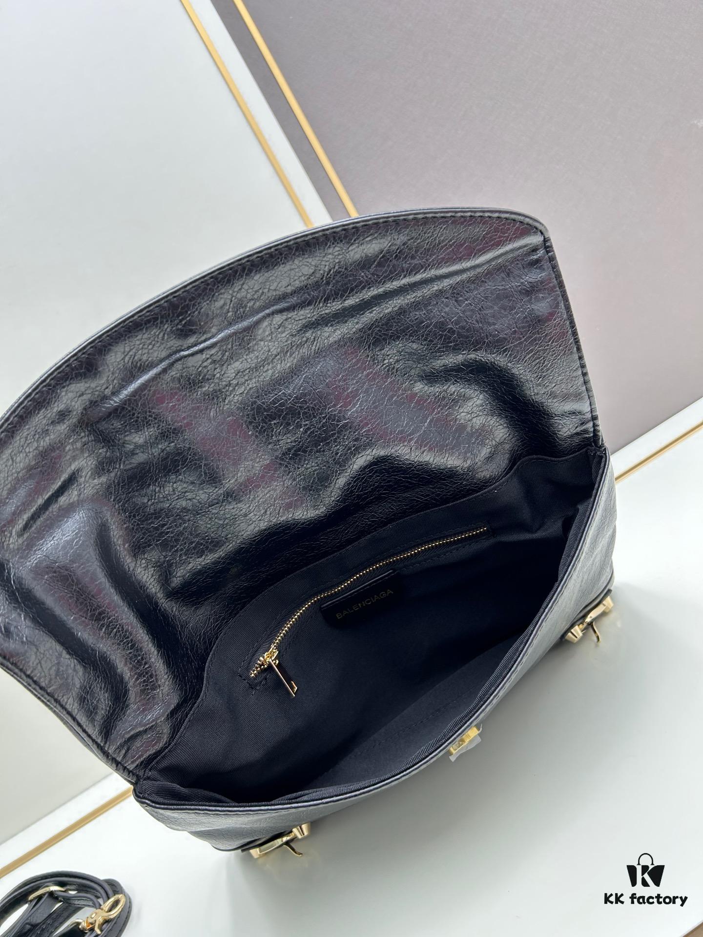 6930db126e68136f4d9b1acd Vintage Balenciaga Motorcycle Bag - Stylish and Spacious Crossbody or Handheld Design, Model 6844, Size 31x18