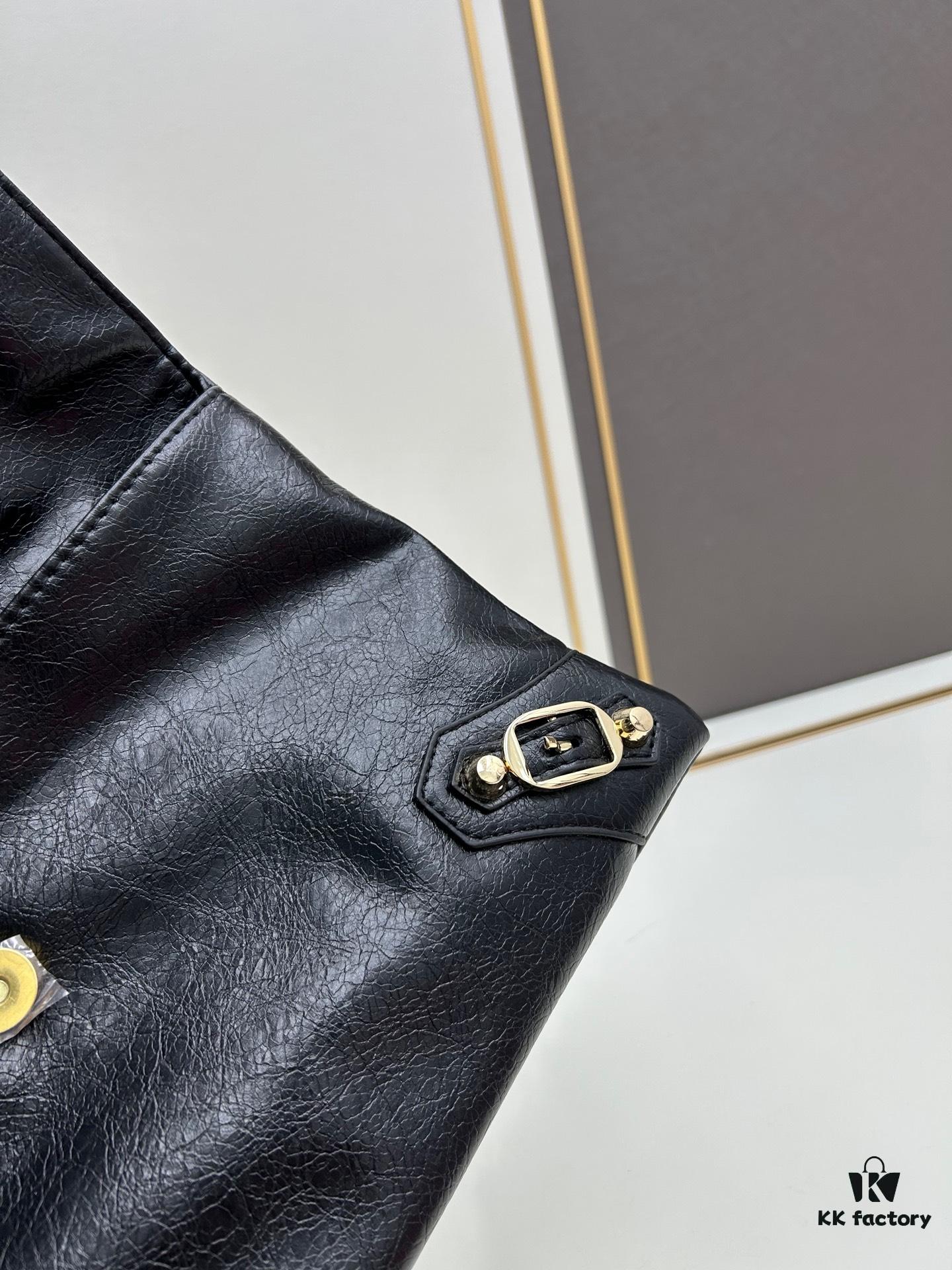 6930db136e68136f4d9b1acf Vintage Balenciaga Motorcycle Bag - Stylish and Spacious Crossbody or Handheld Design, Model 6844, Size 31x18
