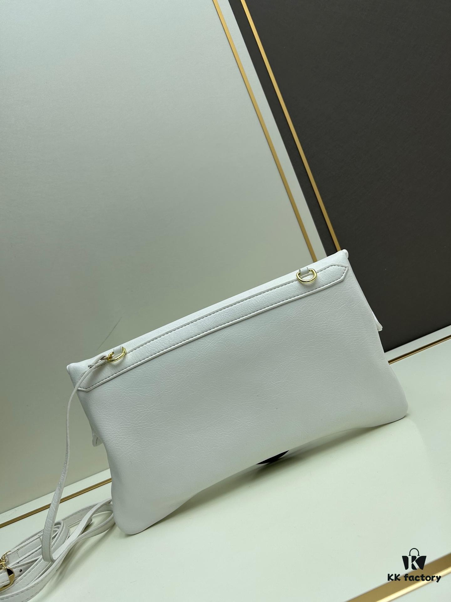6930db136e68136f4d9b1ad0 Box Included: Finally Fell in Love with the Biker Bag Vibe