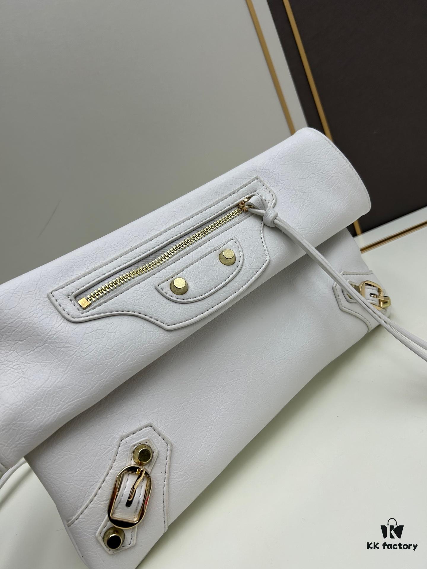 6930db146e68136f4d9b1ad2 Box Included: Finally Fell in Love with the Biker Bag Vibe