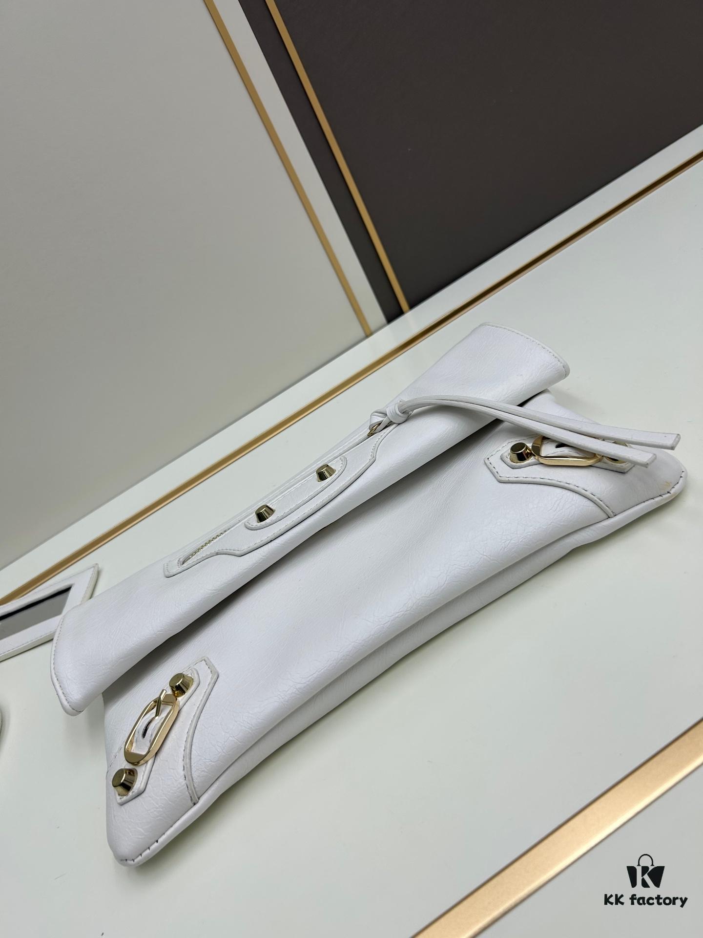 6930db166e68136f4d9b1ad3 Box Included: Finally Fell in Love with the Biker Bag Vibe