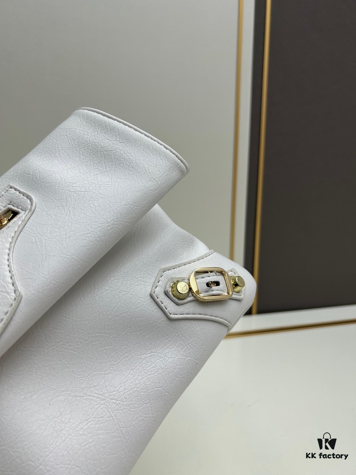 6930db186e68136f4d9b1ad5 Box Included: Finally Fell in Love with the Biker Bag Vibe