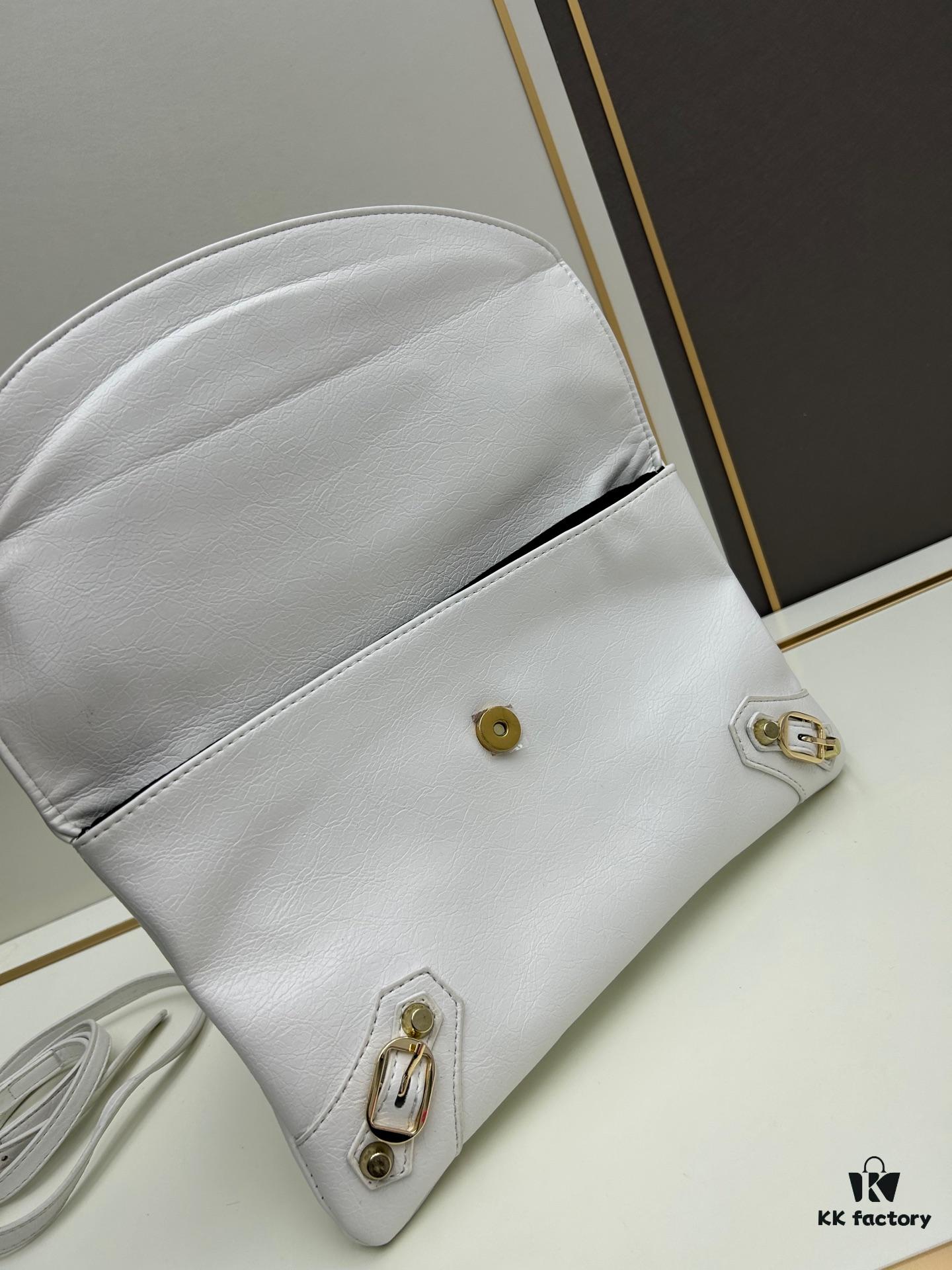 6930db186e68136f4d9b1ad6 Box Included: Finally Fell in Love with the Biker Bag Vibe
