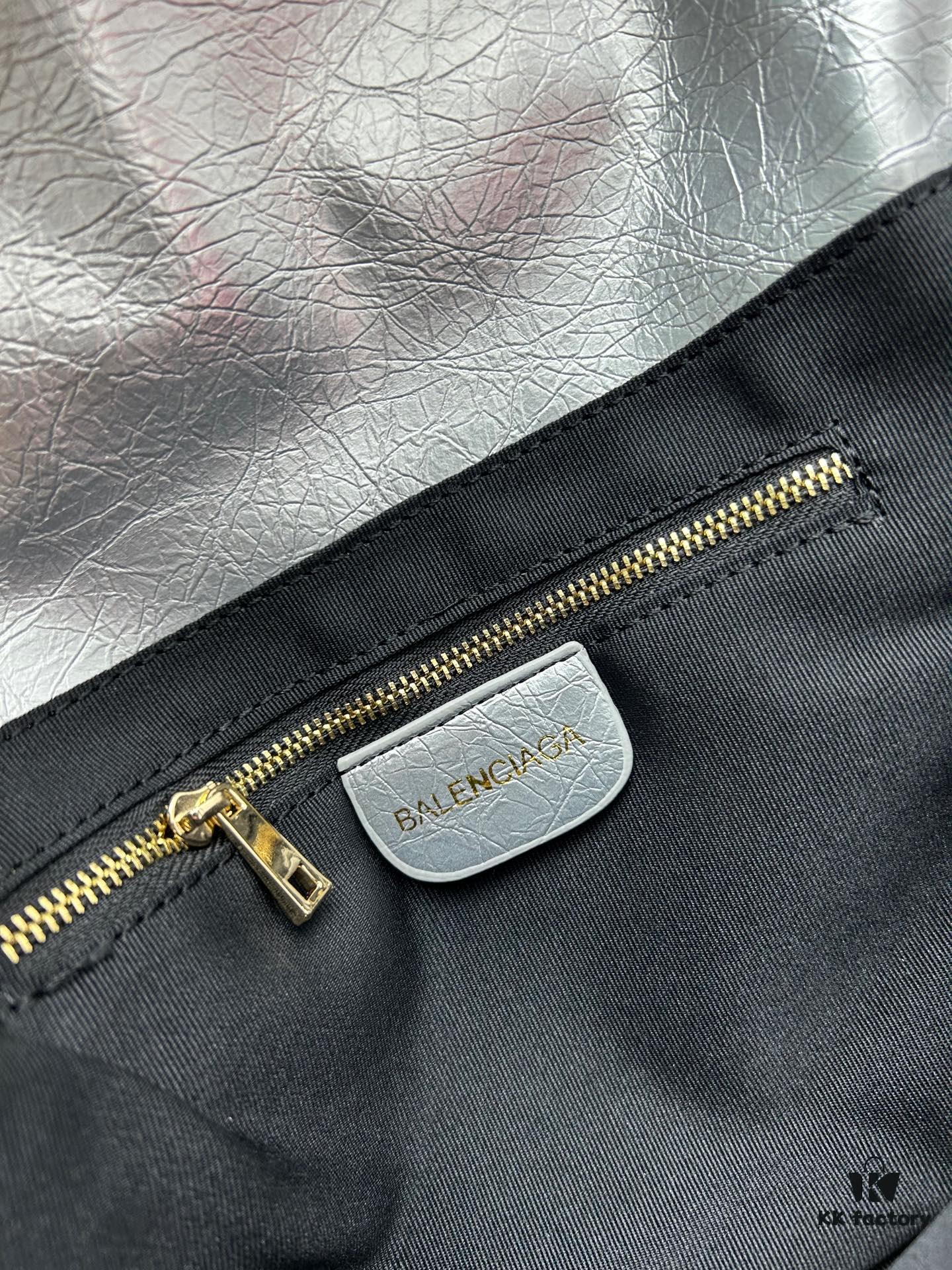 6930db206e68136f4d9b1ae0 Vintage Balenciaga Motorbike Bag - Stylish and Spacious Crossbody or Handheld Design