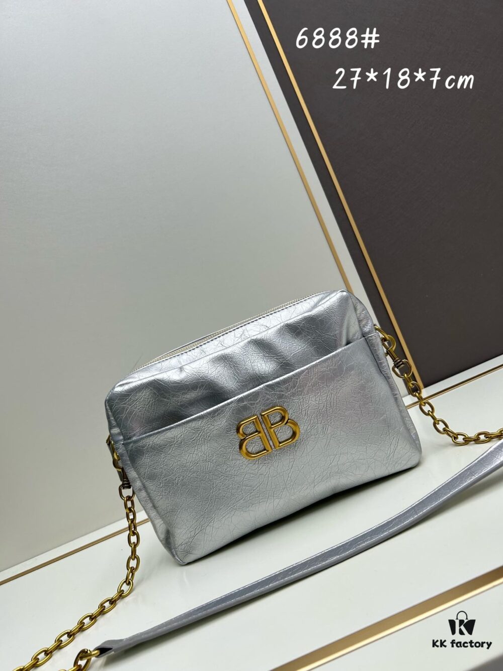 6930db266e68136f4d9b1ae7 Large Size Balenciaga New Model Camera Bag with Box
