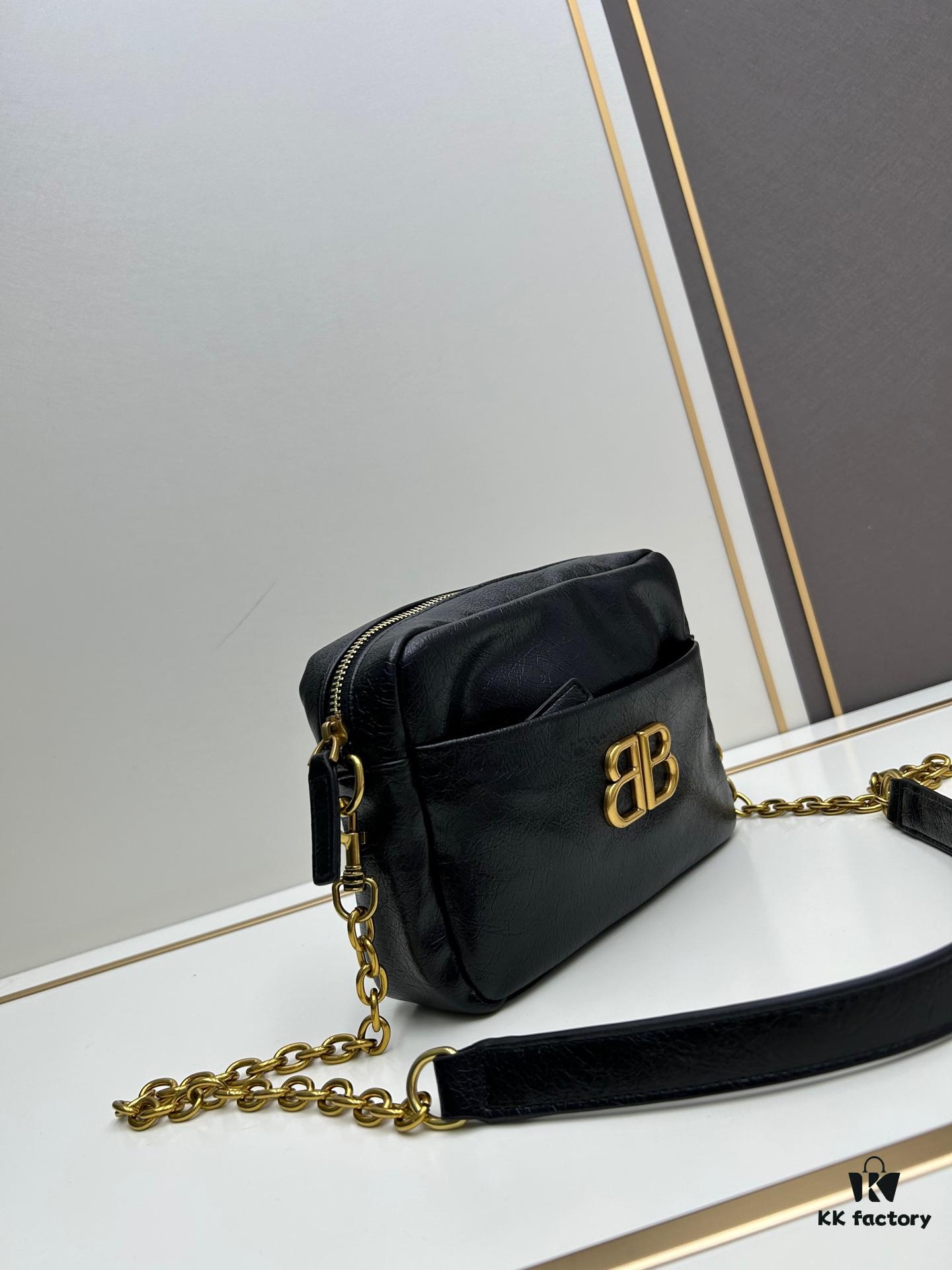 6930db366e68136f4d9b1af9 Small Size Balenciaga New Camera Bag with Box