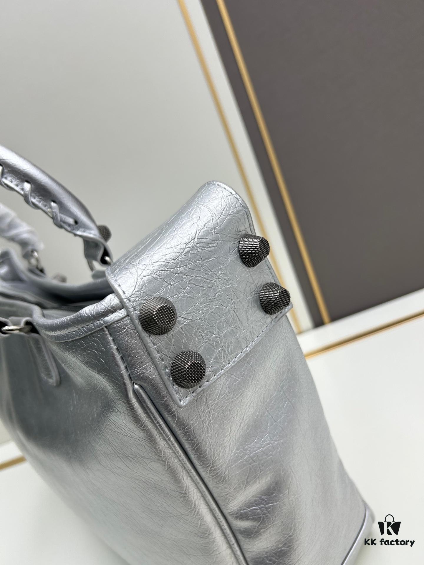 6930db896e68136f4d9b1b4f Street King! Balenciaga Motorcycle Bag with Studs