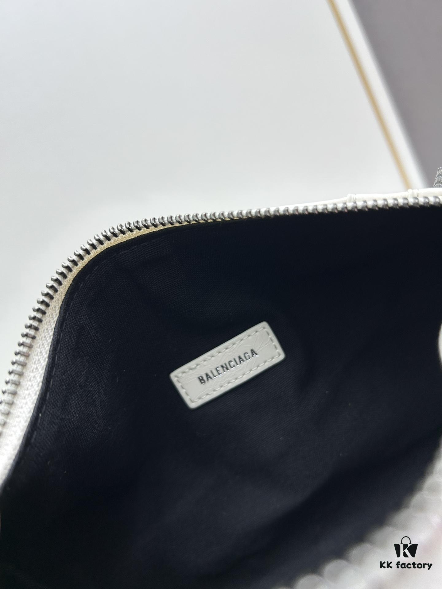 6930dbd56e68136f4d9b1bb4 Balenciaga Cagole Duffle Bag – The Perfect Mini Pillow Bag, Stylish and Versatile