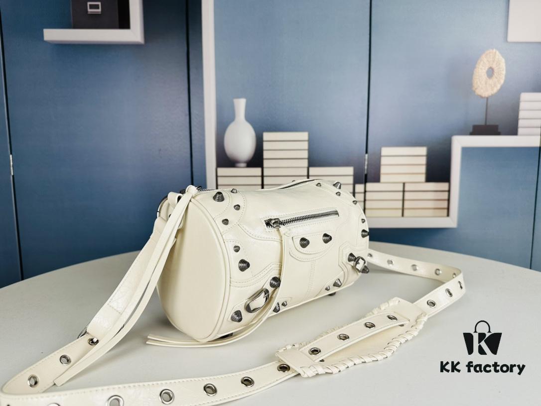 Balenciaga Cagole Duffle Bag – The Perfect Mini Pillow Bag, Stylish and Versatile