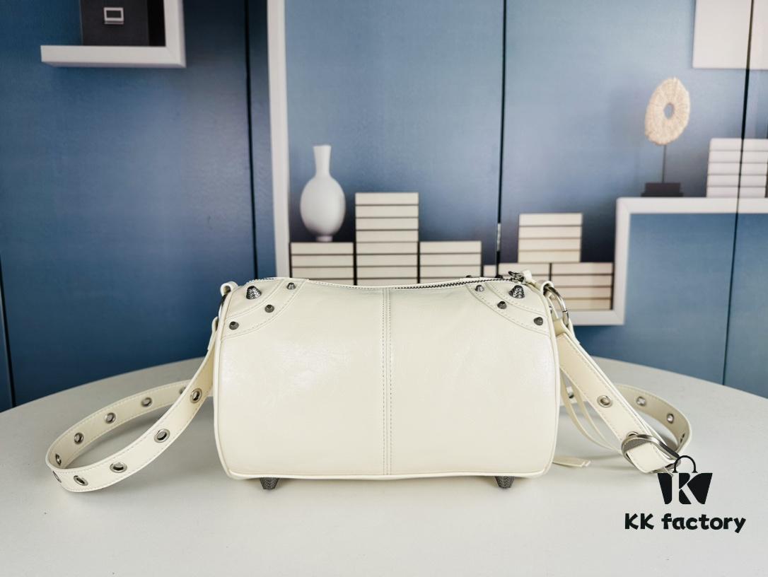 Balenciaga Cagole Duffle Bag – The Perfect Mini Pillow Bag, Stylish and Versatile