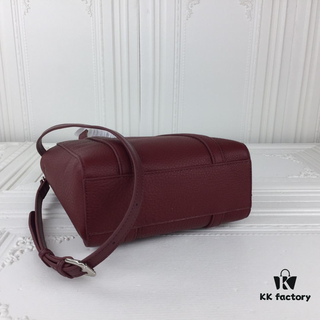 6930dbfe6e68136f4d9b1bfc Balenciaga B. Everyday Tote Mini Size – New Arrival, Stylish and Practical, Made from Italian Imported Calfskin