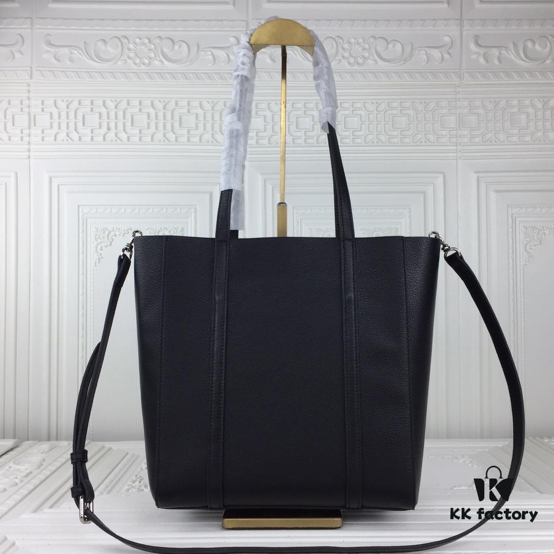 6930dc096e68136f4d9b1c0f Balenciaga B. Everyday Tote Bag Large Size – New Arrival, Stylish and Practical
