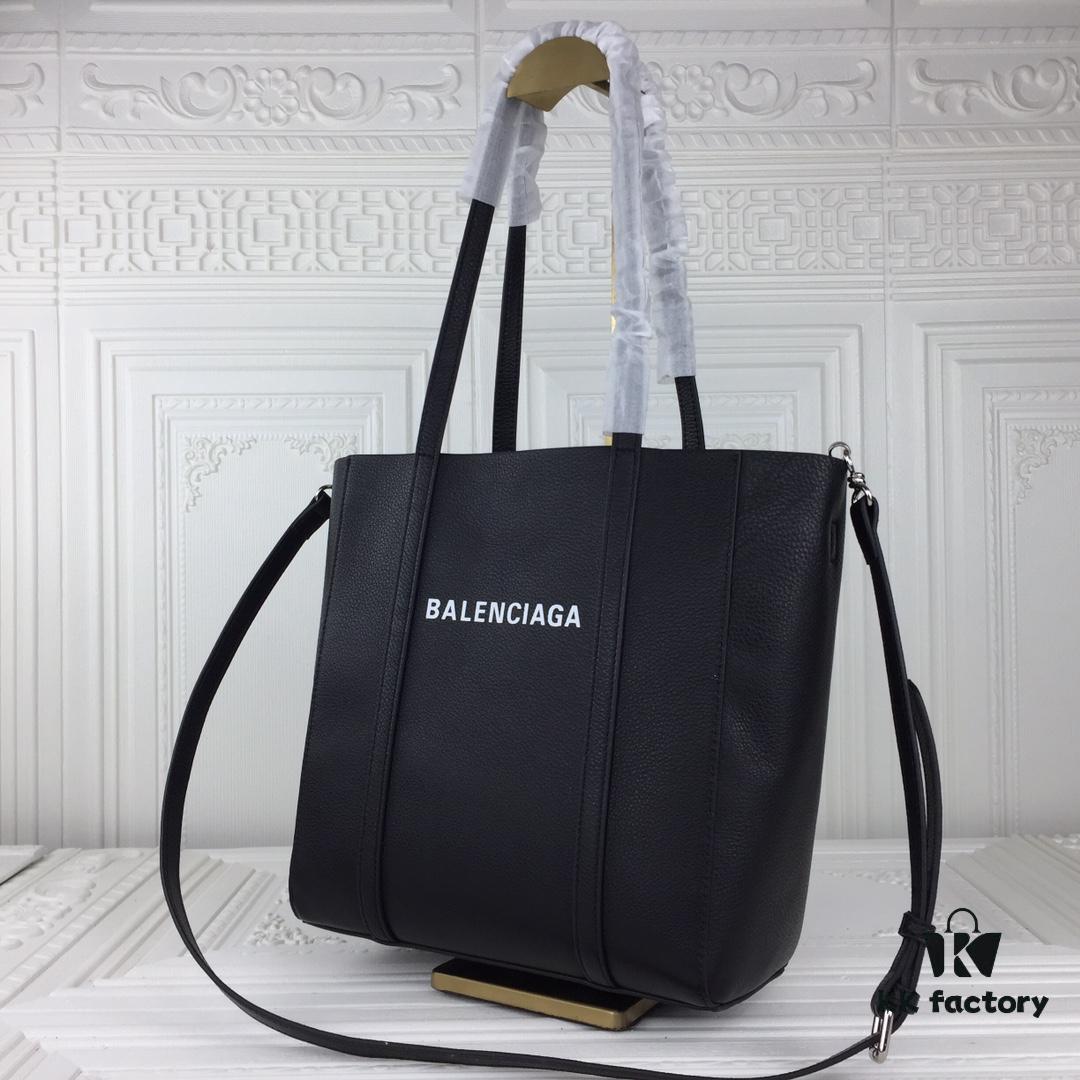 6930dc0a6e68136f4d9b1c10 Balenciaga B. Everyday Tote Bag Large Size – New Arrival, Stylish and Practical
