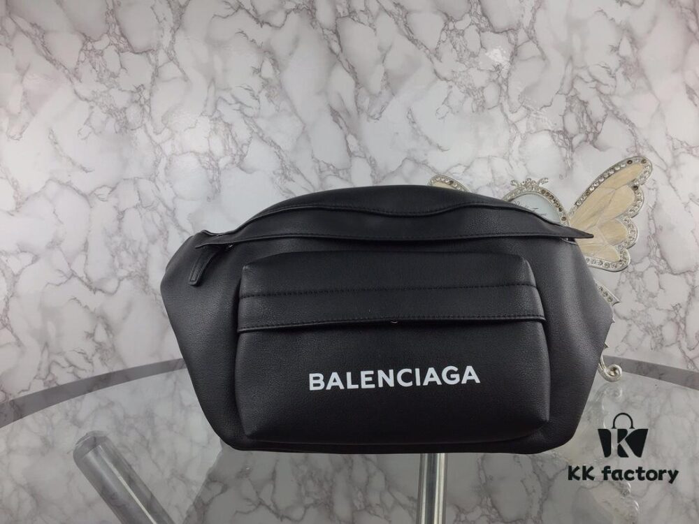 6930dc3b6e68136f4d9b1c5e Original Balenciaga Counter Synchronized Update Crossbody Chest Bag Waist Bag Made of Imported Calfskin Simple Dual-Purpose Bag Can Be Used as Chest Bag or Waist Bag Lightweight and Convenient Size: Top Length 40 - Bottom Length 24 - Height 18 - Width 4