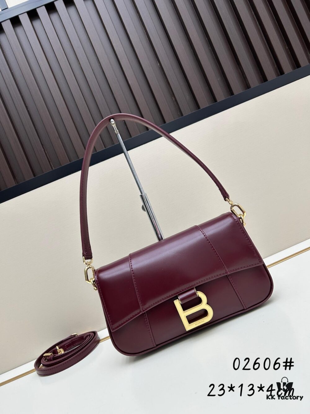 6930dc686e68136f4d9b1c93 Balenciaga Paris H02606, Size 23x13x4cm, Full-Grain Leather, 2025 New Arrival Niche Bag