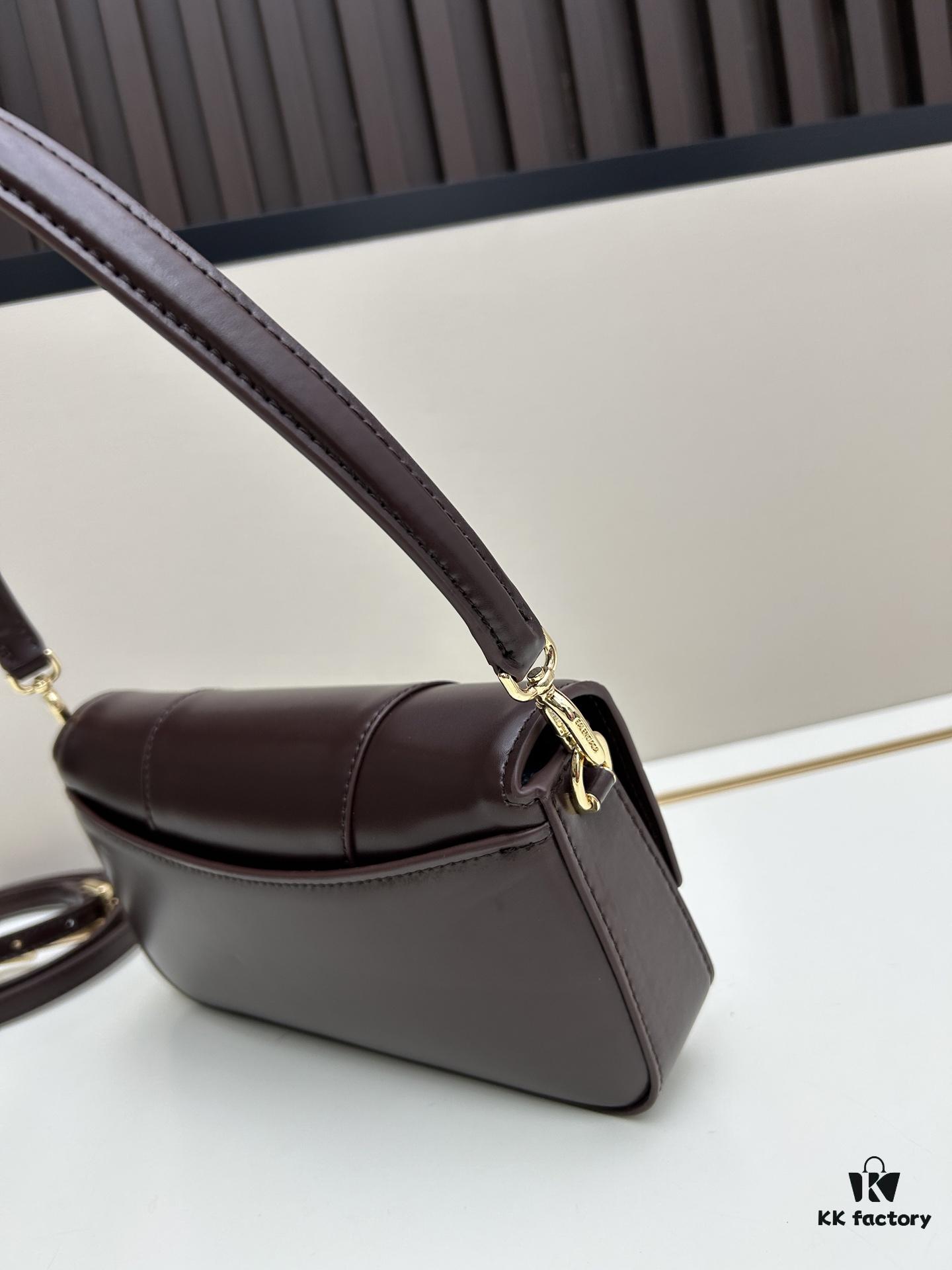 6930dc866e68136f4d9b1cb2 Luxury Gift Box 🎁, Balenciaga H02606 Model, 23x13x4cm, Full-Grain Leather, 2025 New Arrival Niche Bag 🛍️ Essential for Early Risers