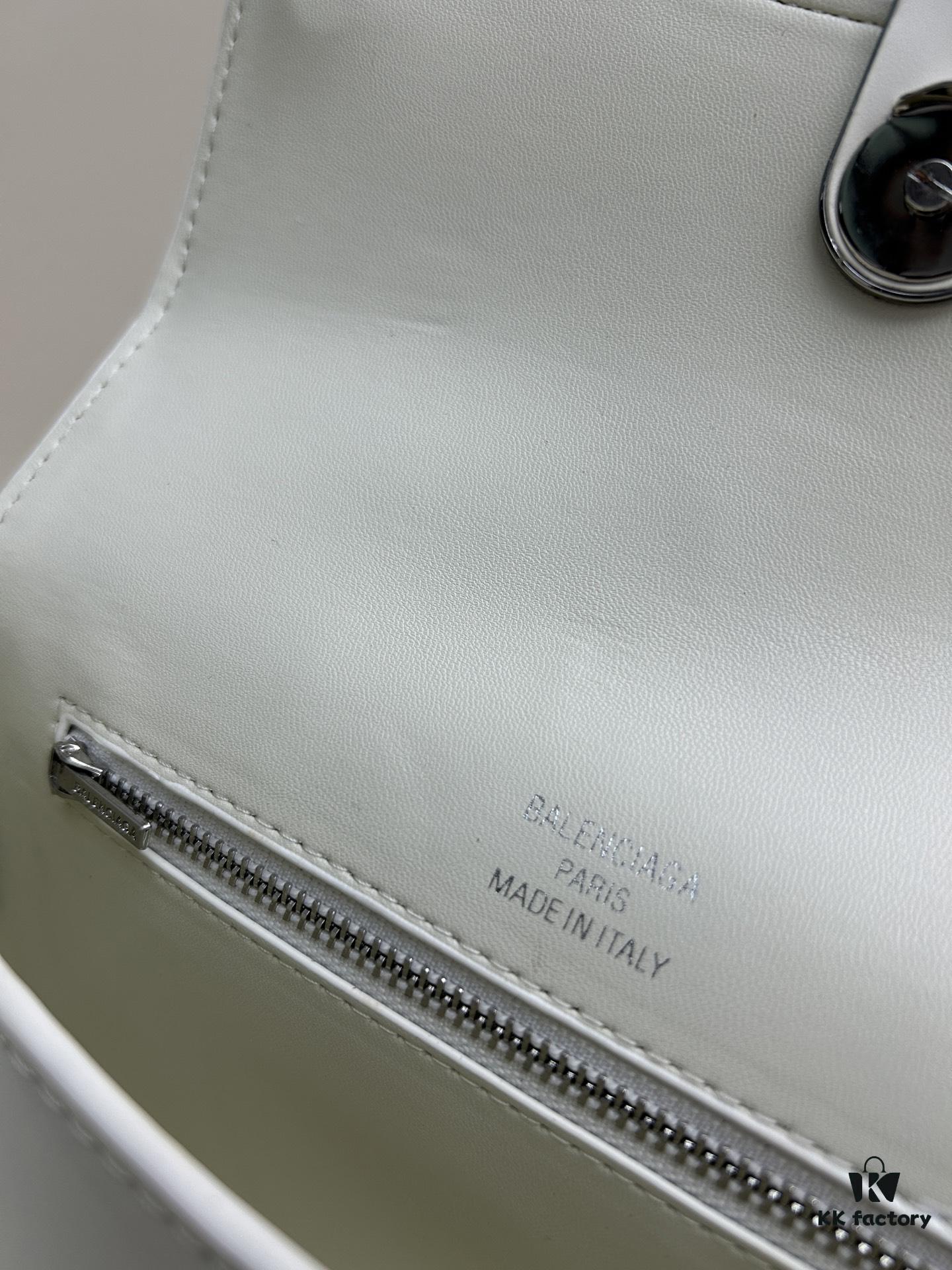 6930dca46e68136f4d9b1cd0 Balenciaga Model: H02606, Size 23x13x4cm, Full-Grain Leather, 2025 New Arrival Unique Design Bag for Early Risers