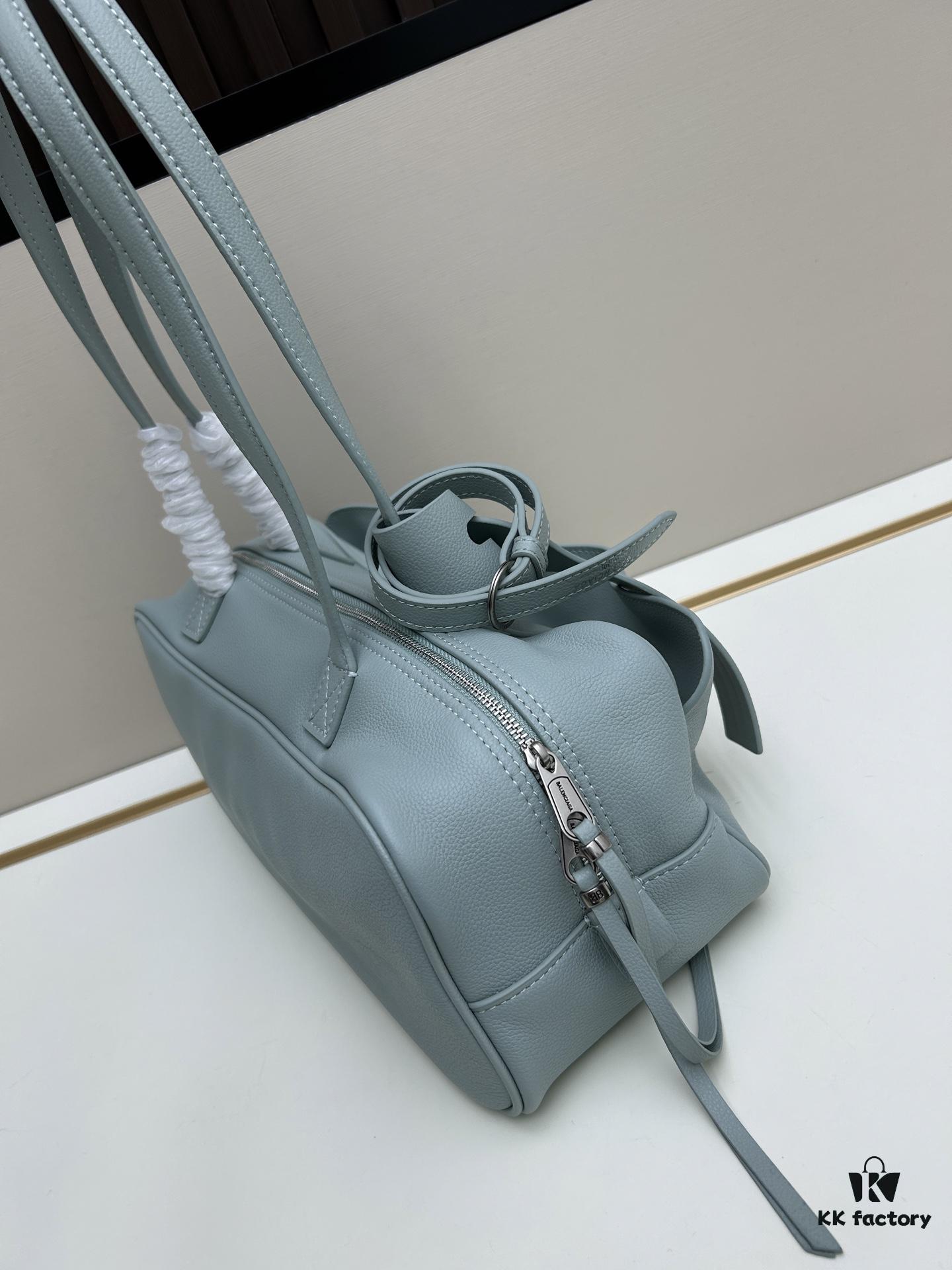 6930dcb96e68136f4d9b1ce7 Small Size 💰 Balenciaga—Carrie Bowling Bag 🎳