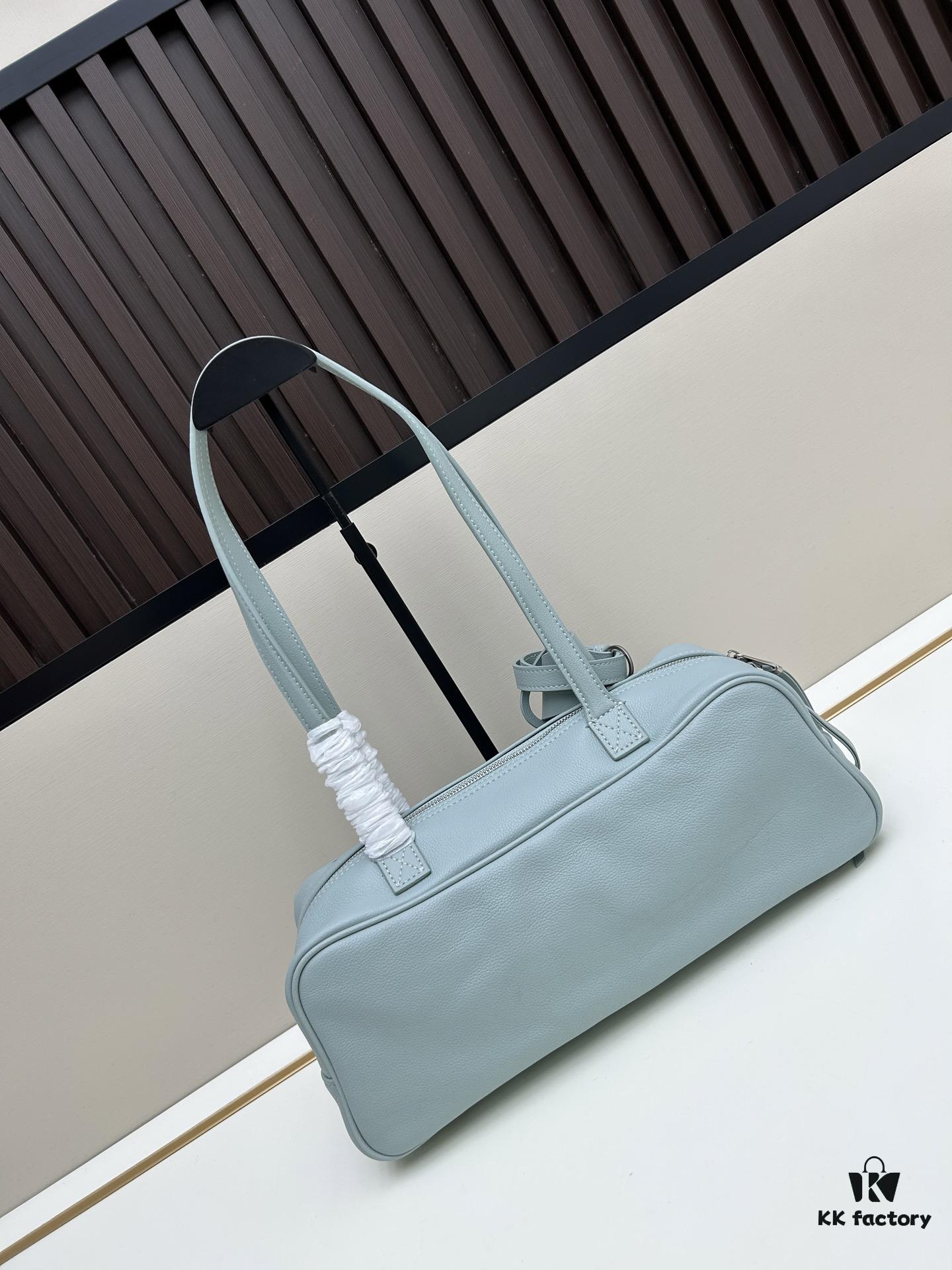 6930dcb96e68136f4d9b1ce8 Small Size 💰 Balenciaga—Carrie Bowling Bag 🎳