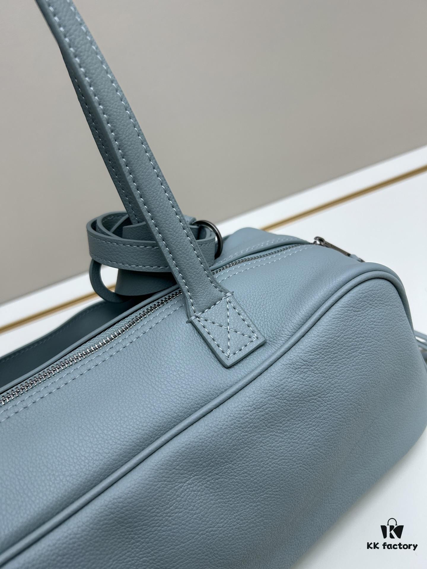 6930dcb96e68136f4d9b1ce9 Small Size 💰 Balenciaga—Carrie Bowling Bag 🎳