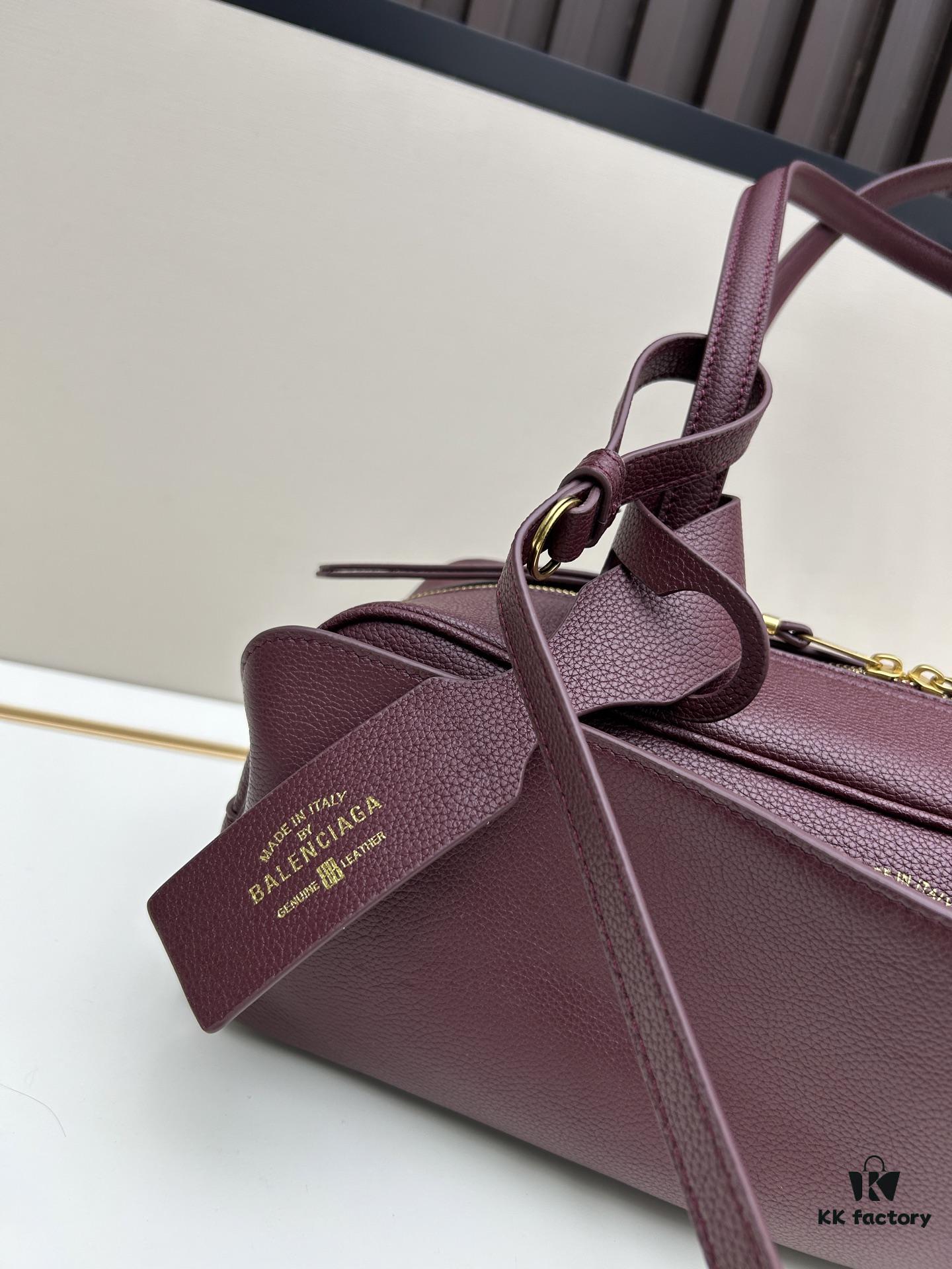 6930dce56e68136f4d9b1d22 Gift Box Included 🎁, Balenciaga Size 30.9X11.9X11.9cm, Full-Grain Leather Material, 2025 New Minimalist Tote Bag 🛍️ Essential for Early Risers