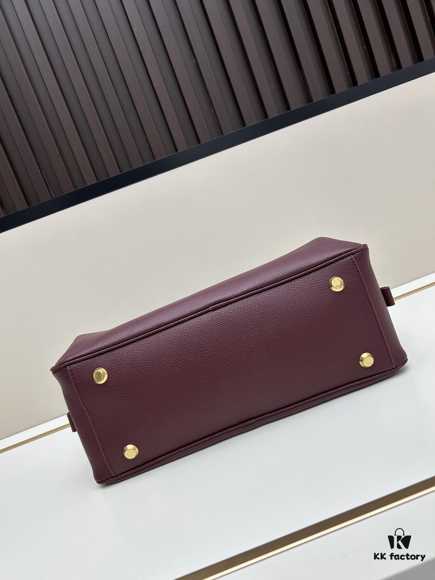 6930dce56e68136f4d9b1d23 Gift Box Included 🎁, Balenciaga Size 30.9X11.9X11.9cm, Full-Grain Leather Material, 2025 New Minimalist Tote Bag 🛍️ Essential for Early Risers