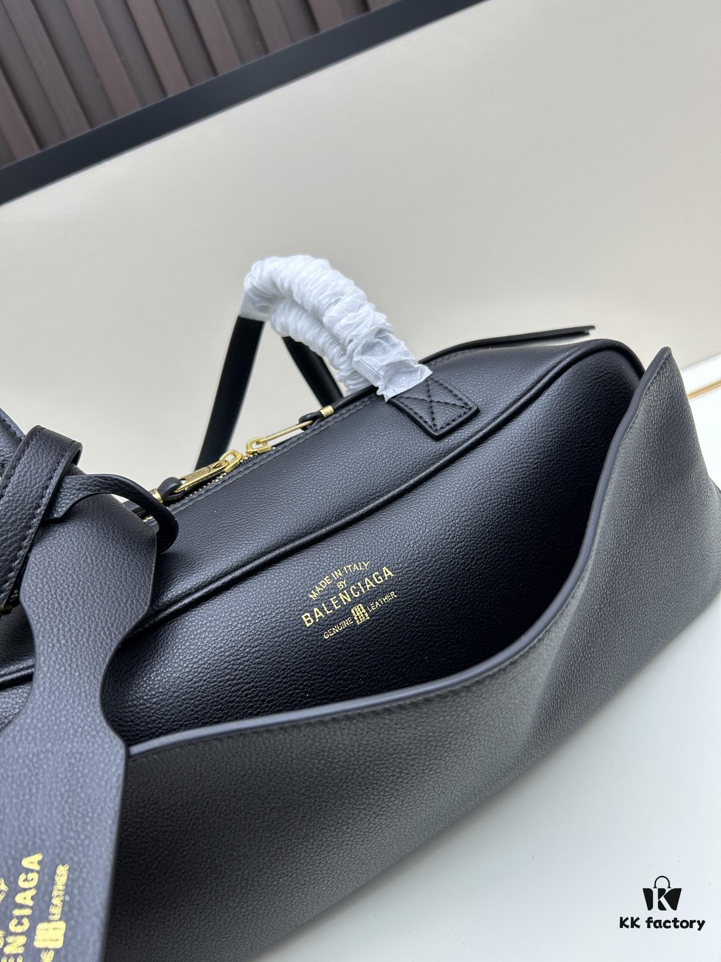6930dced6e68136f4d9b1d2f Gift Box Included 🎁, Balenciaga Size 30.9X11.9X11.9cm, Full-Grain Leather, 2025 New Niche Tote Bag 🛍️ Essential for Early Risers