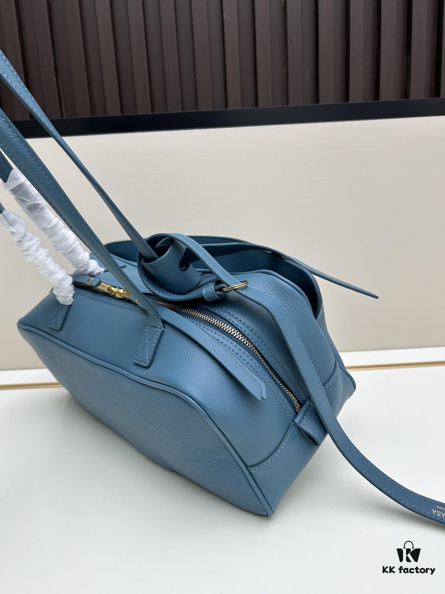 6930dcf36e68136f4d9b1d36 Gift Box Included 🎁, Balenciaga Size 30.9X11.9X11.9cm, Full-Grain Leather Material, 2025 New Minimalist Tote Bag 🛍️ Essential for Early Risers