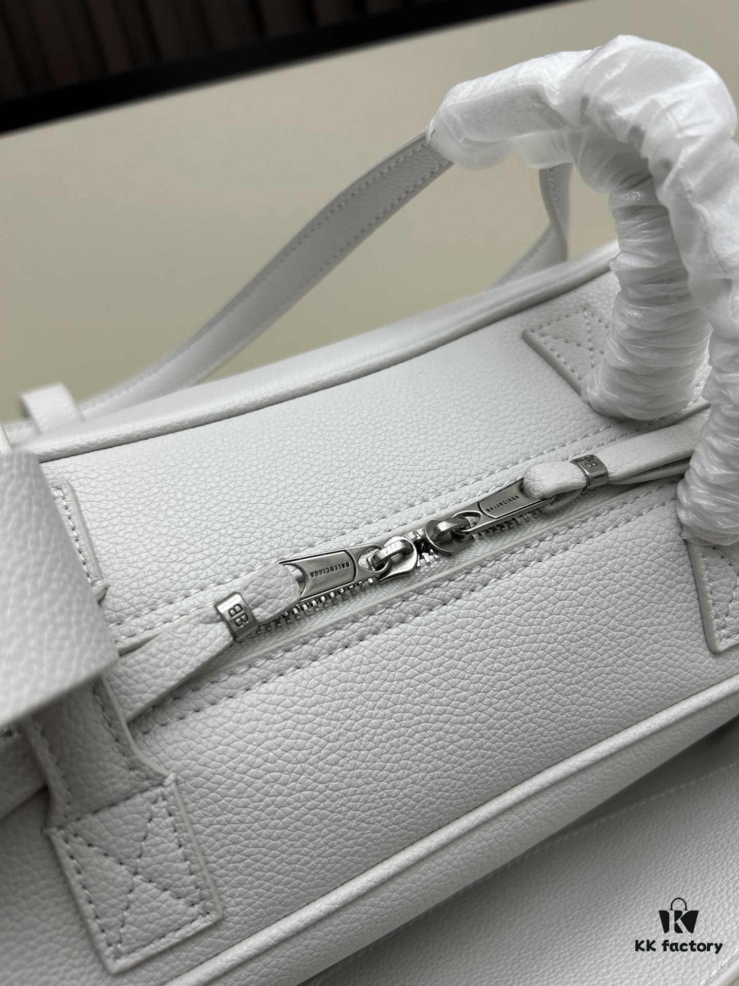 6930dd0a6e68136f4d9b1d53 Gift Box Included 🎁, Balenciaga Size 30.9X11.9X11.9cm, Full-Grain Leather Material, 2025 New Minimalist Tote Bag 🛍️ Essential for Early Risers