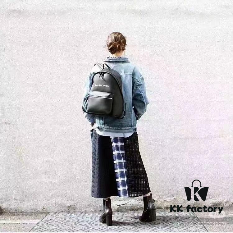 6930dd406e68136f4d9b1d9a Balenciaga Everyday Backpack