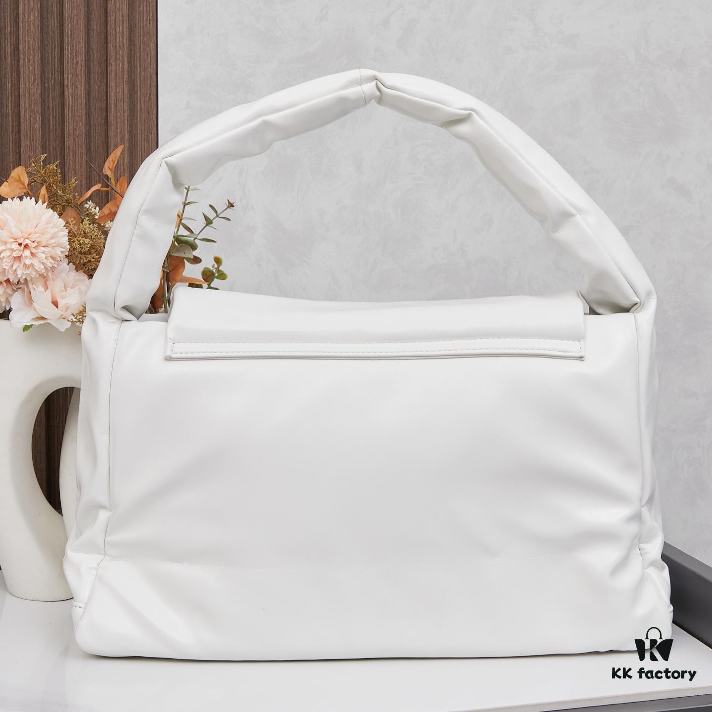 6930dd796e68136f4d9b1deb Oversized Balenciaga Monaco Tote Shoulder Bag